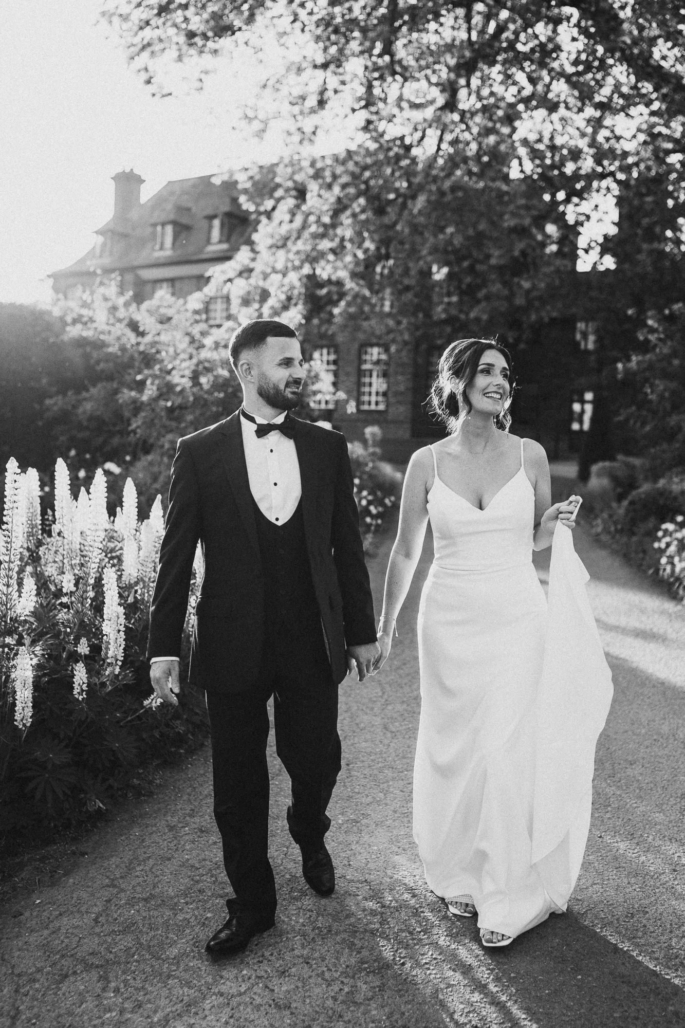 sant-ffraed-house-south-wales-wedding-photographer-relaxed-documentary-9.jpg