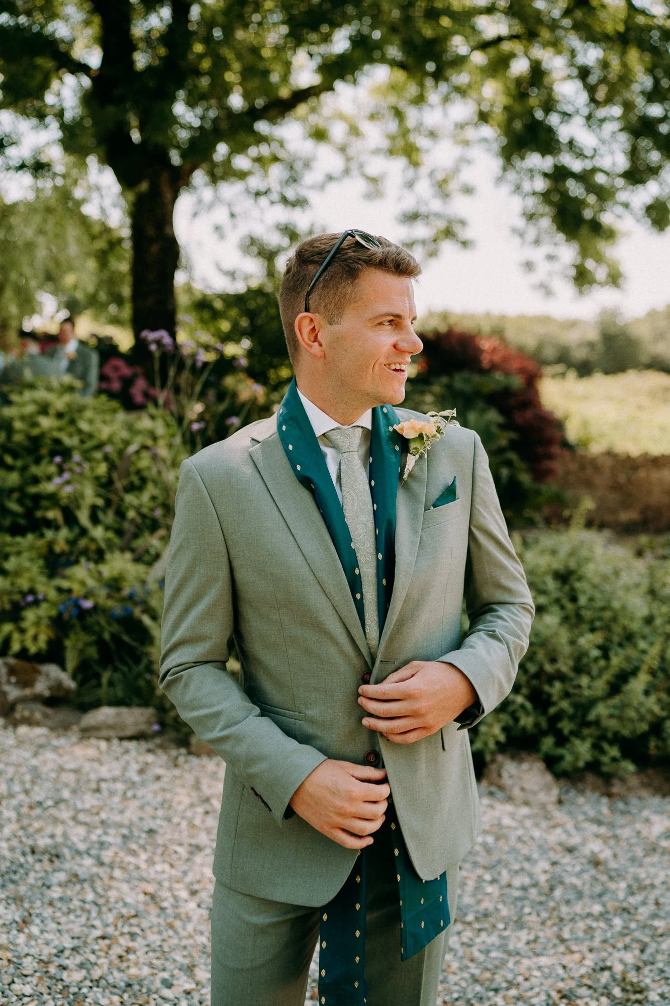 king-arthur-swansea-hindu-fusion-wedding-photographers-outdoors-14.jpg