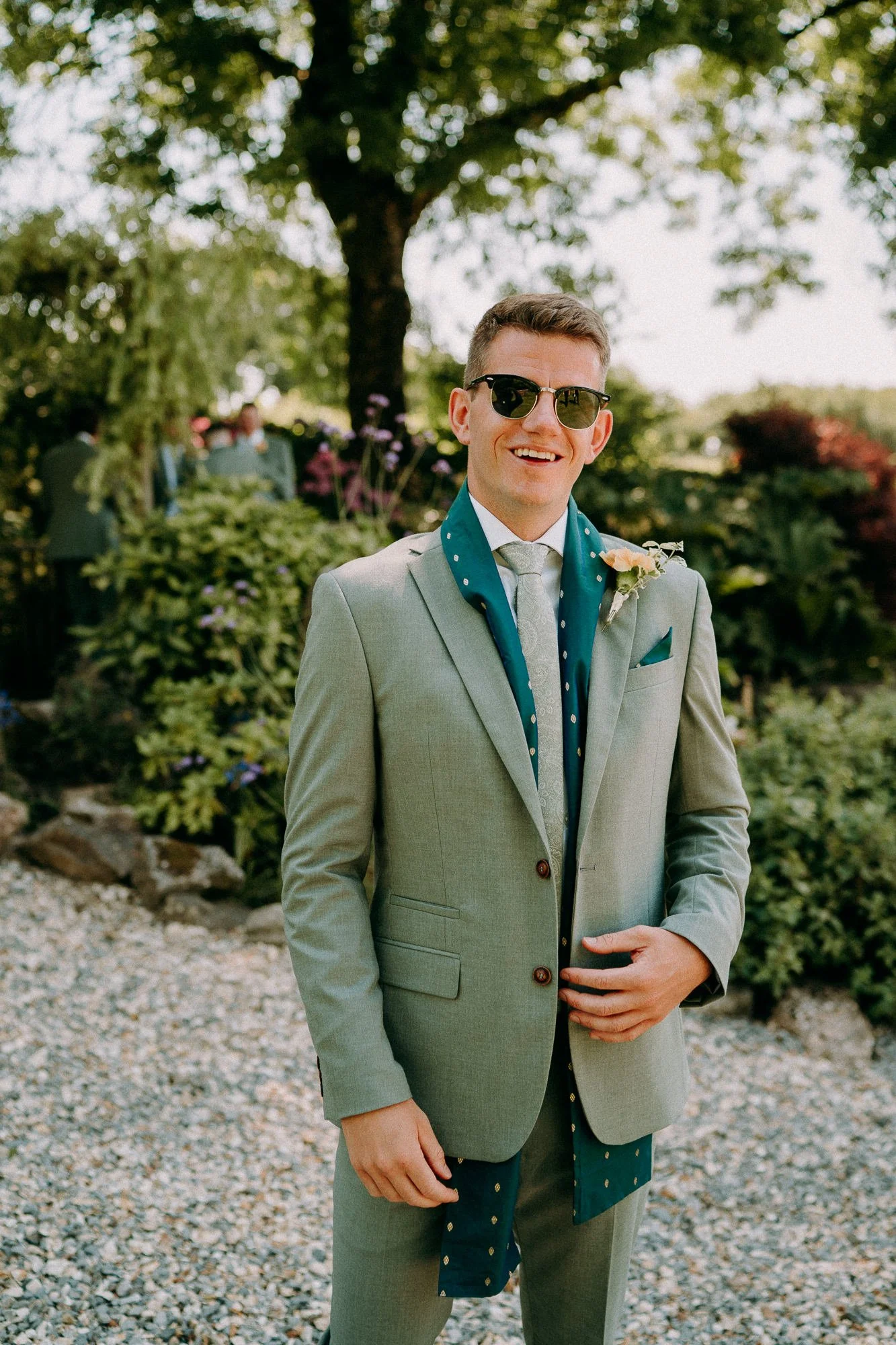 king-arthur-swansea-hindu-fusion-wedding-photographers-outdoors-15.jpg