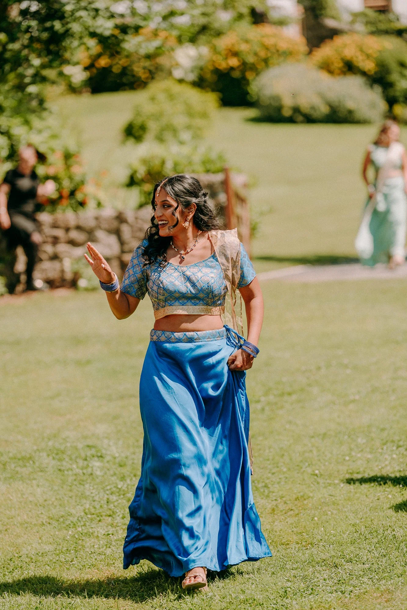 king-arthur-swansea-hindu-fusion-wedding-photographers-outdoors-27.jpg