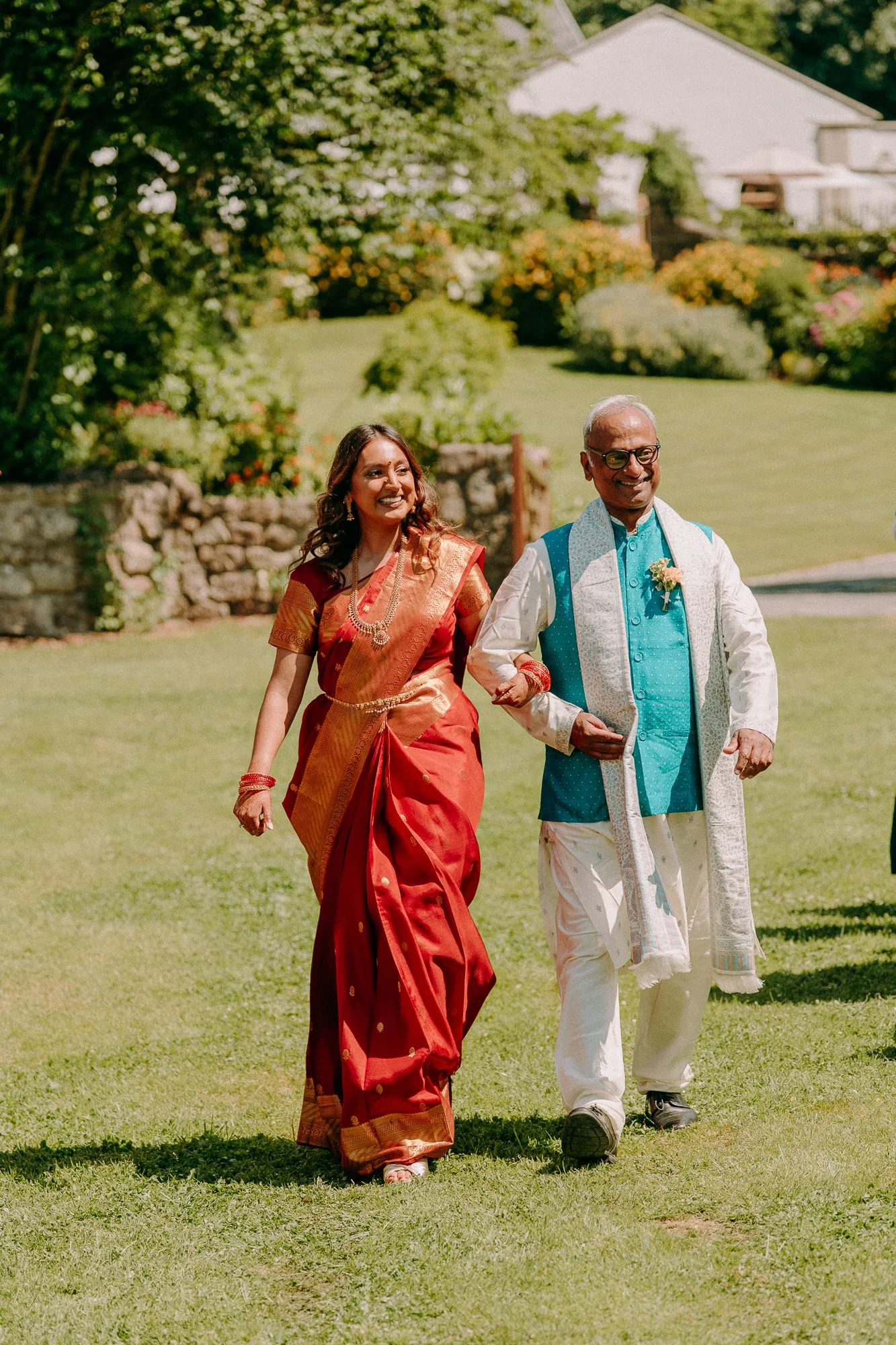 king-arthur-swansea-hindu-fusion-wedding-photographers-outdoors-30.jpg