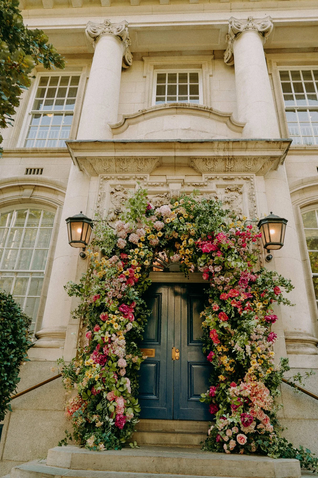 chelsea-town-hall-london-relaxed-fun-wedding-photographer-12.jpg