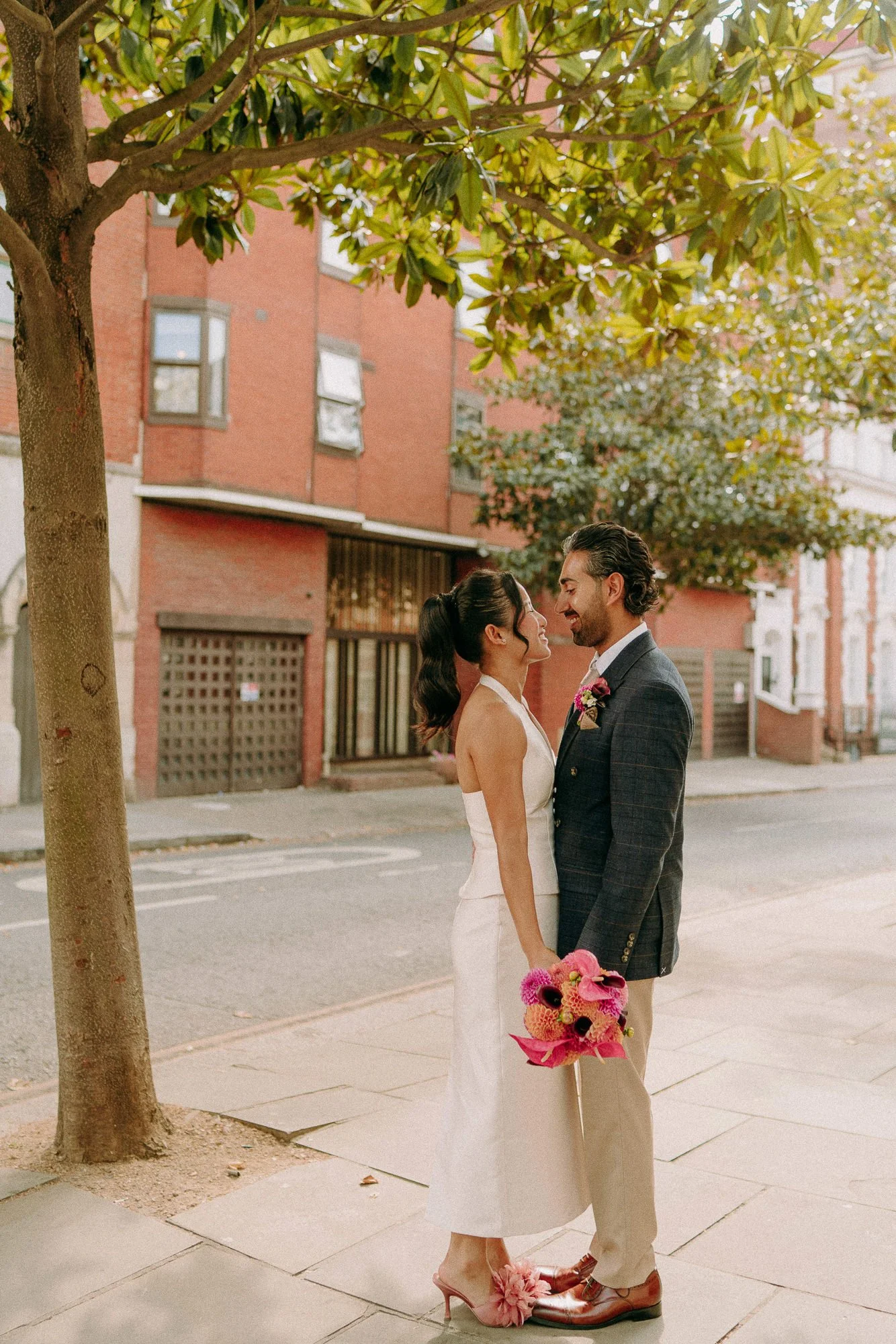 chelsea-town-hall-london-relaxed-fun-wedding-photographer-13.jpg
