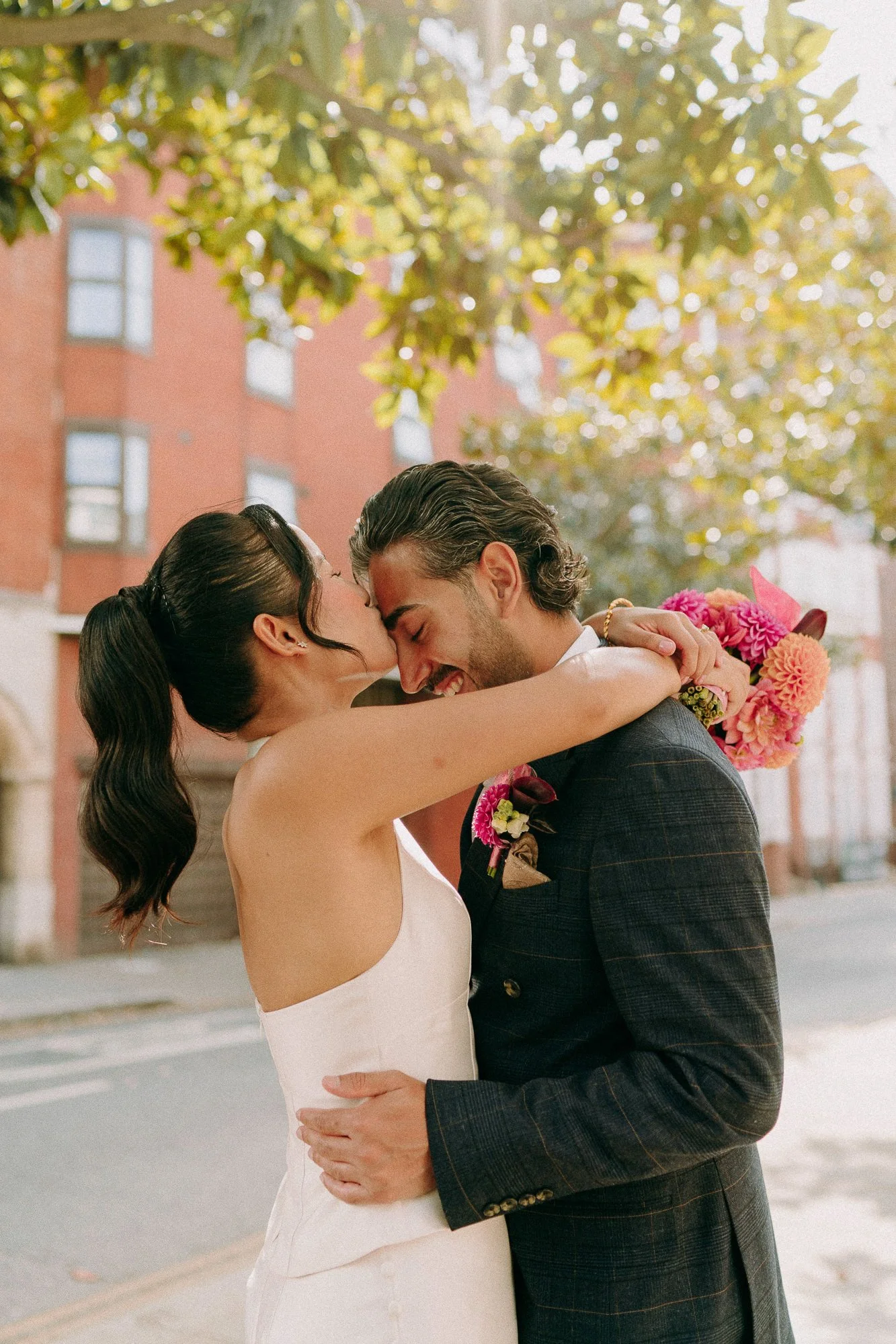 chelsea-town-hall-london-relaxed-fun-wedding-photographer-15.jpg