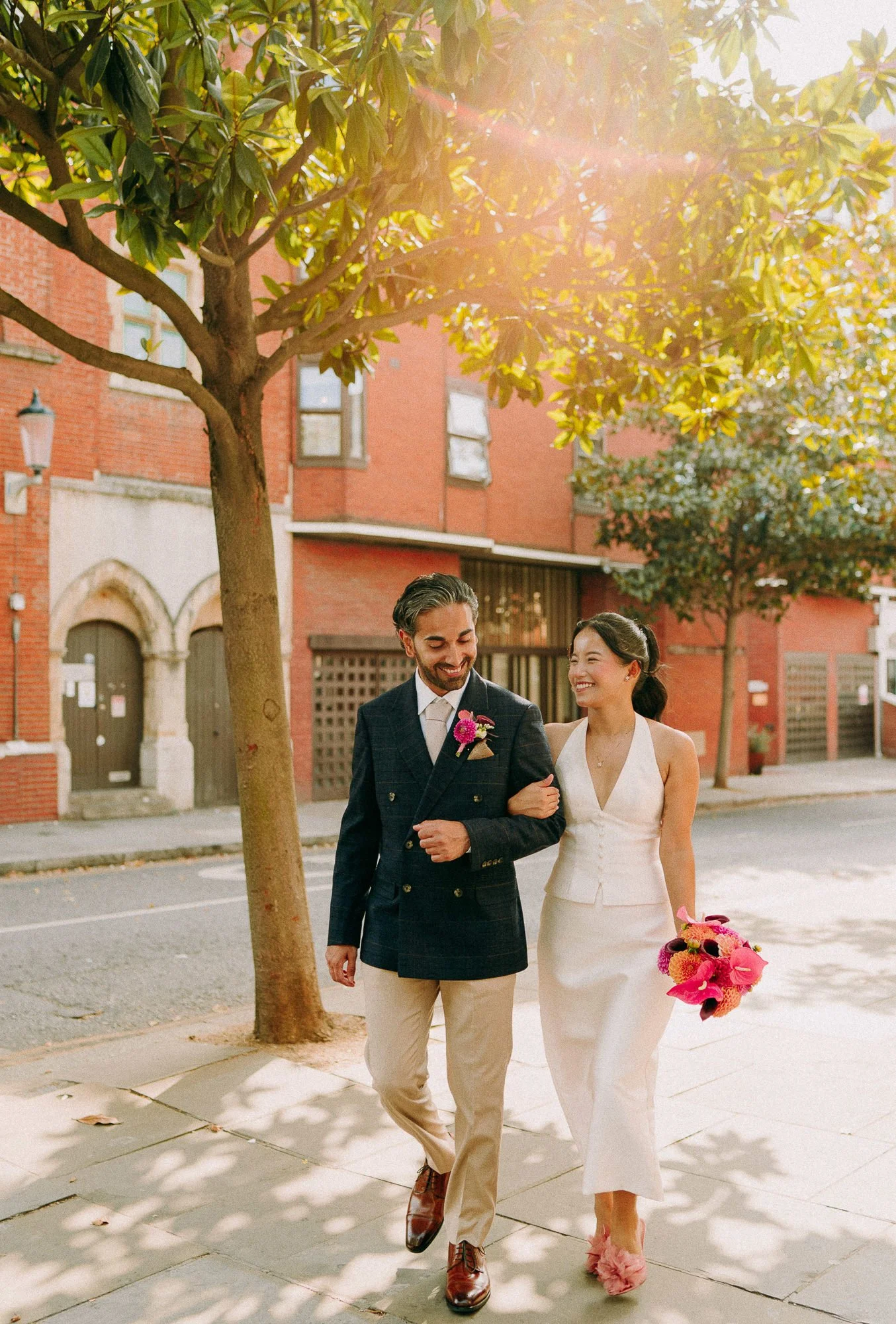 chelsea-town-hall-london-relaxed-fun-wedding-photographer-20.jpg