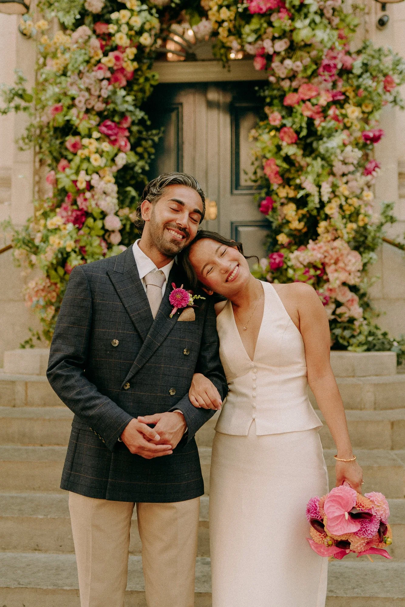 chelsea-town-hall-london-relaxed-fun-wedding-photographer-23.jpg