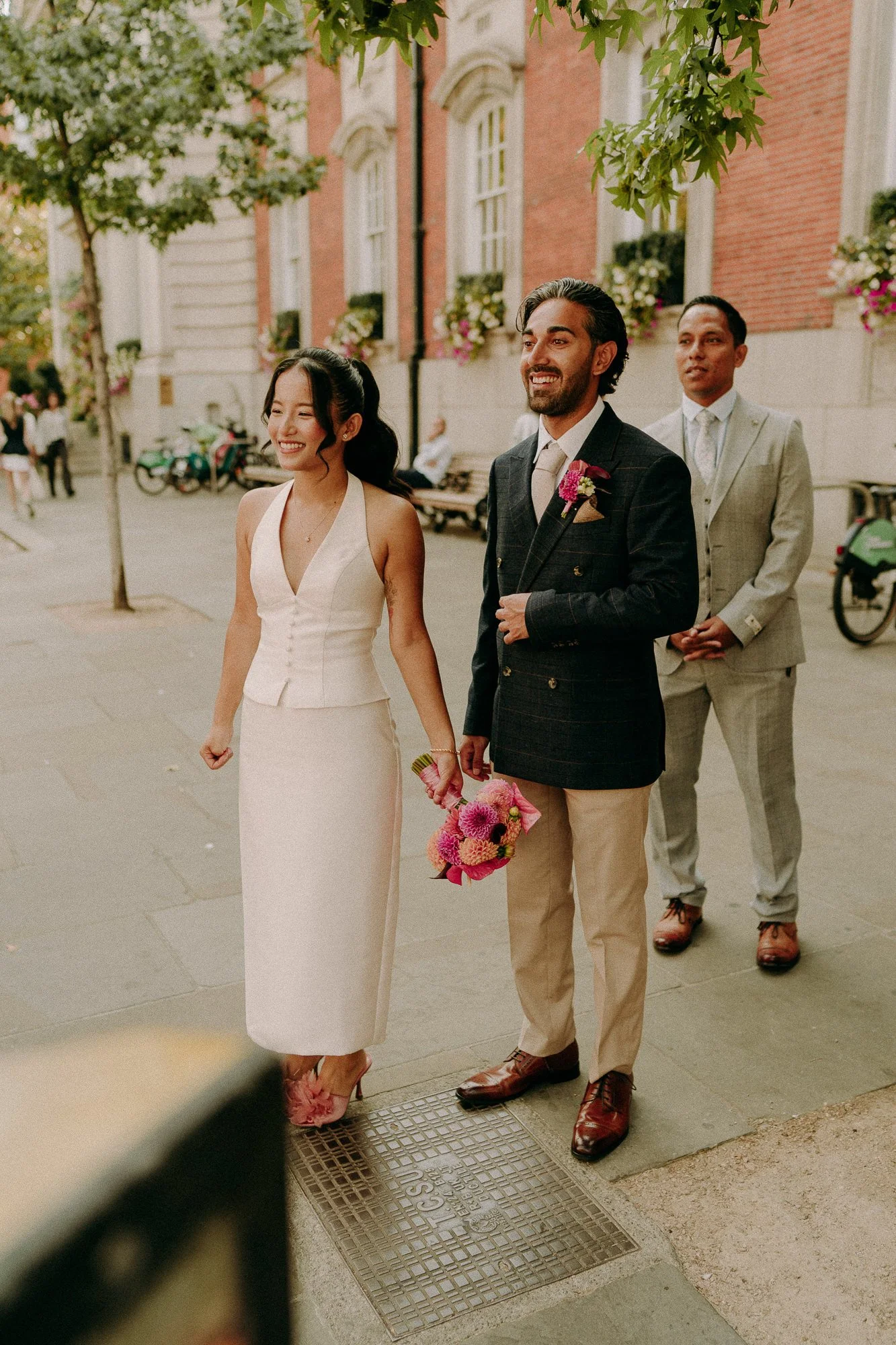chelsea-town-hall-london-relaxed-fun-wedding-photographer-24.jpg