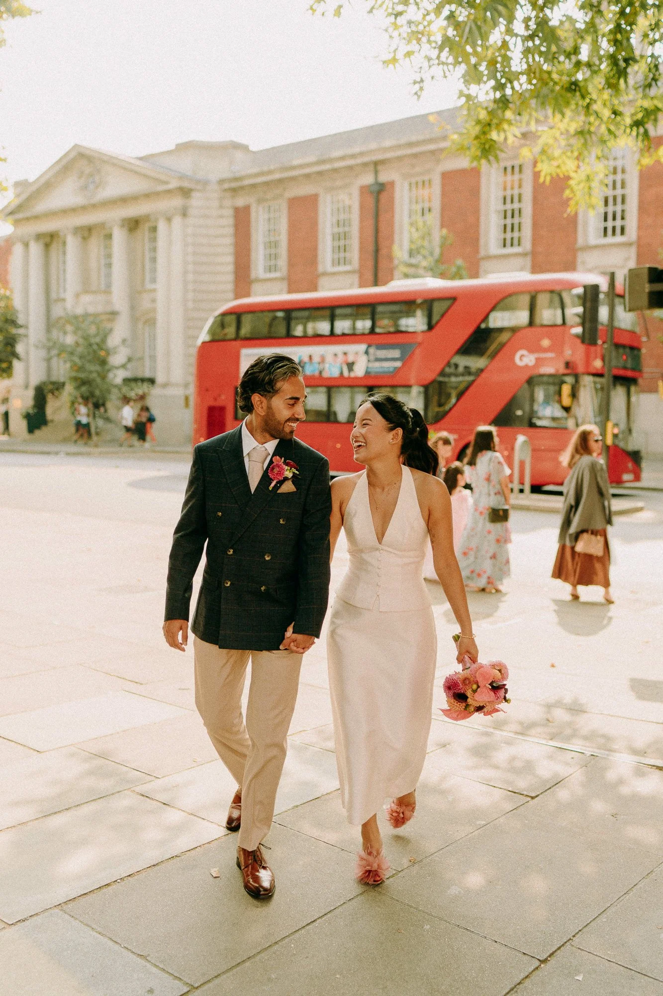 chelsea-town-hall-london-relaxed-fun-wedding-photographer-32.jpg