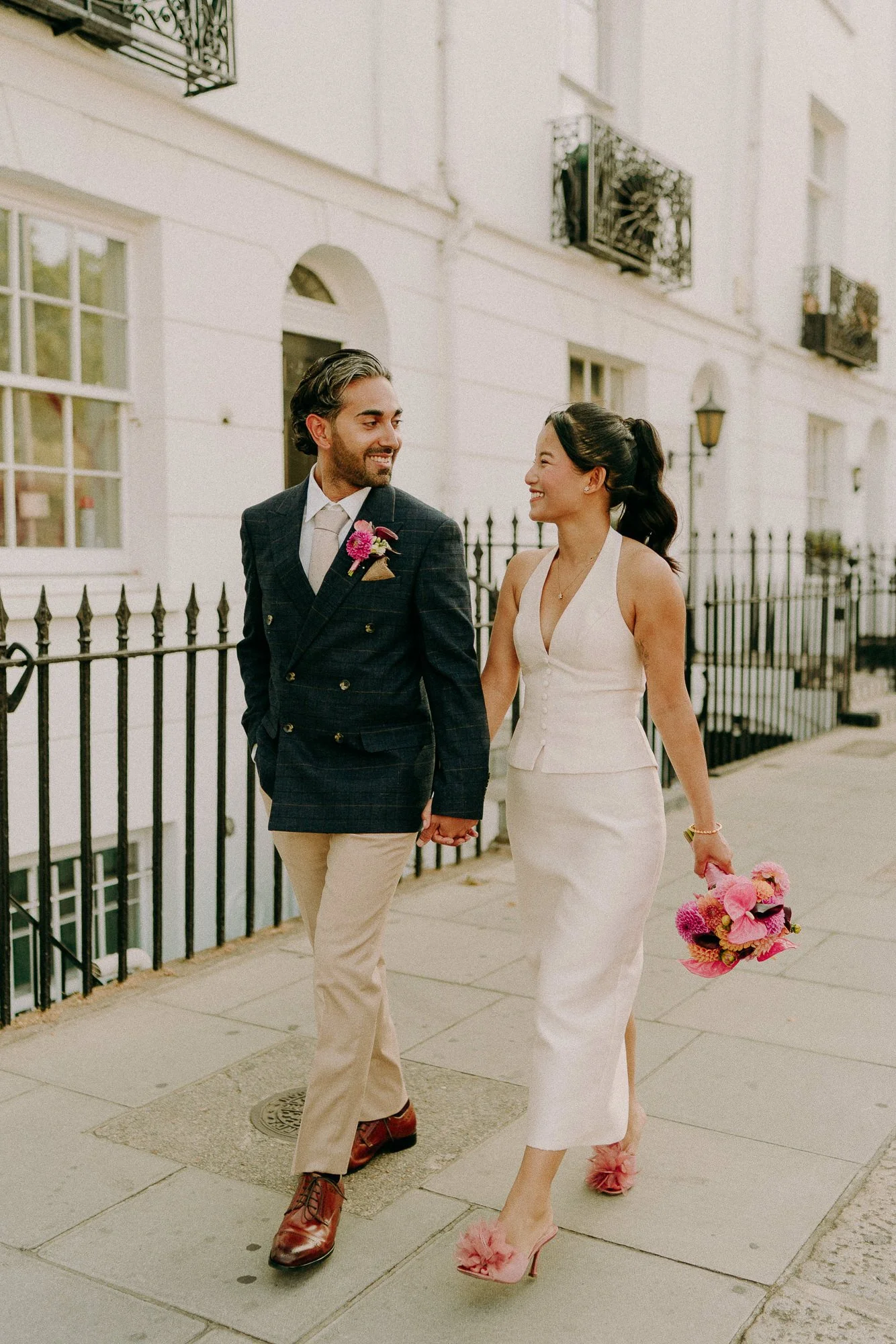 chelsea-town-hall-london-relaxed-fun-wedding-photographer-33.jpg