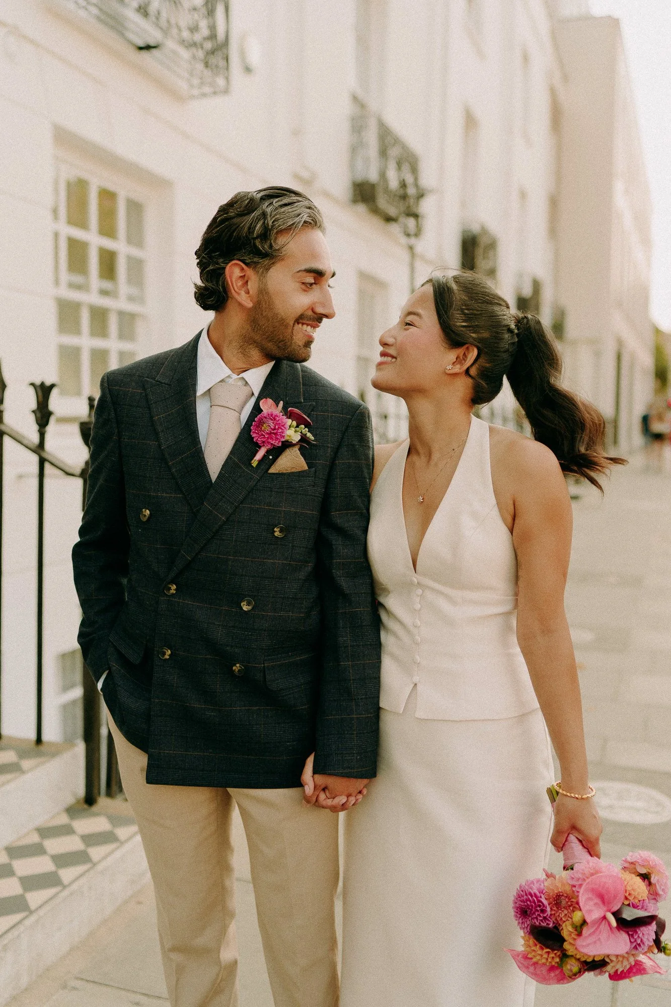 chelsea-town-hall-london-relaxed-fun-wedding-photographer-35.jpg