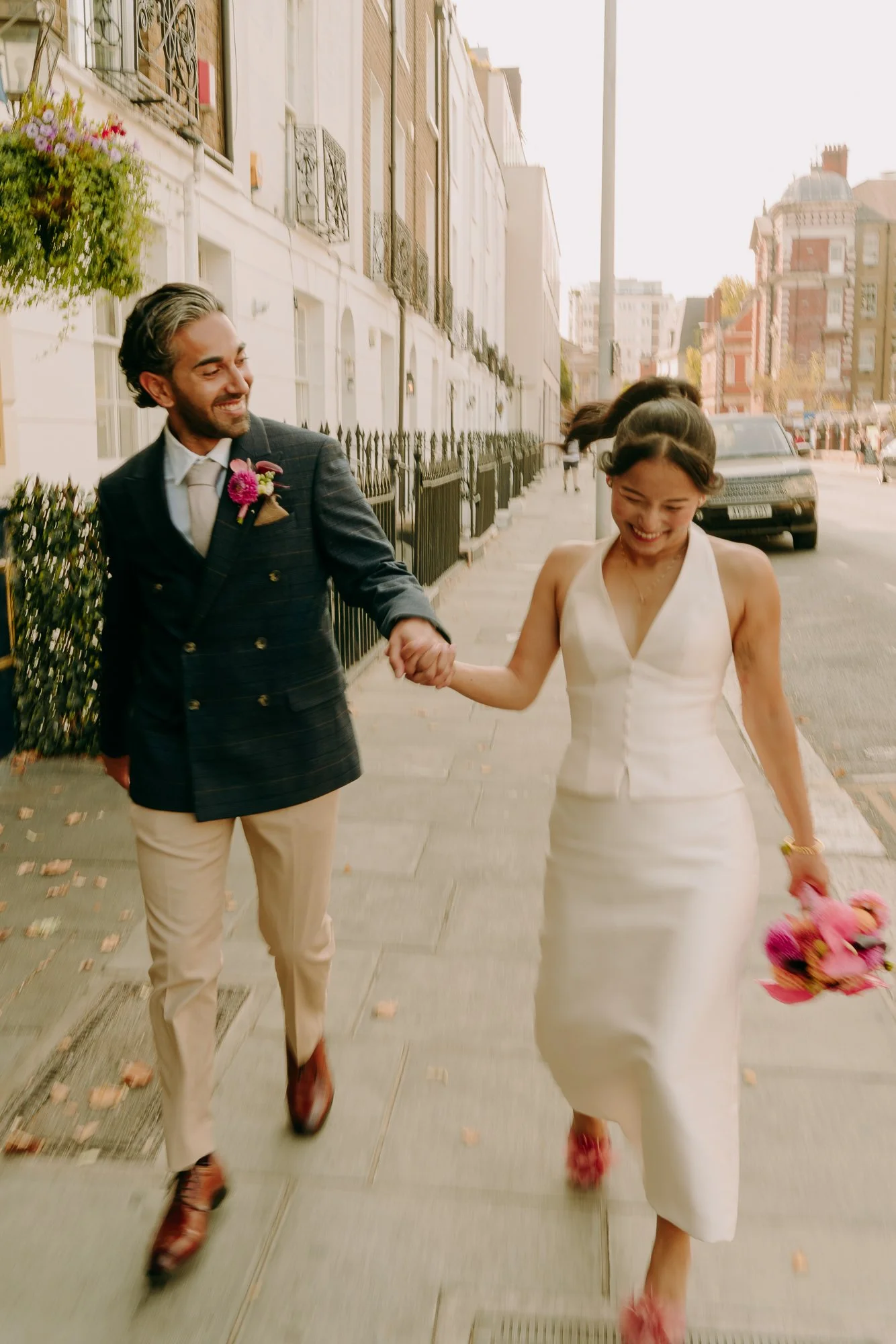 chelsea-town-hall-london-relaxed-fun-wedding-photographer-36.jpg