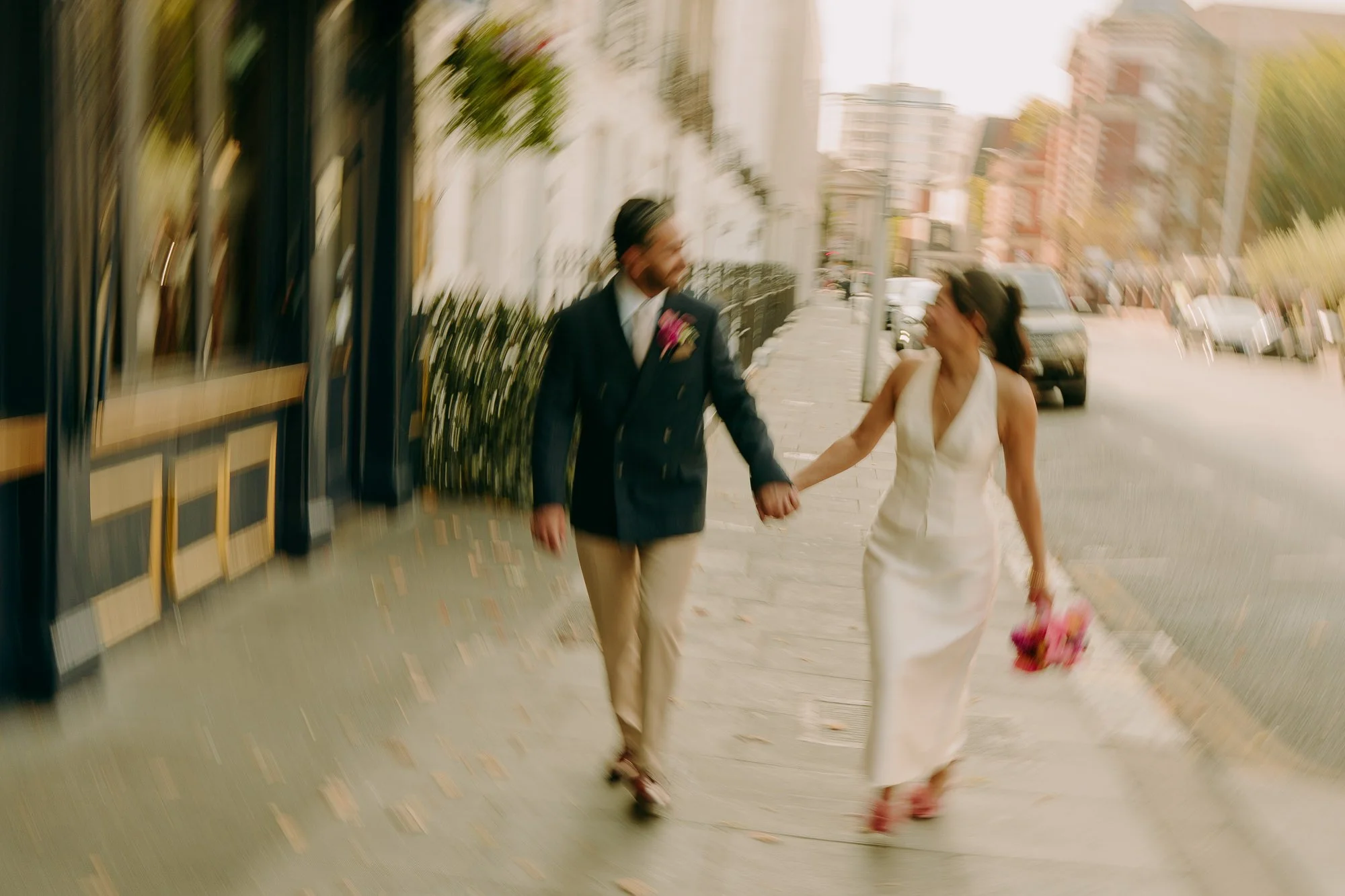 chelsea-town-hall-london-relaxed-fun-wedding-photographer-38.jpg