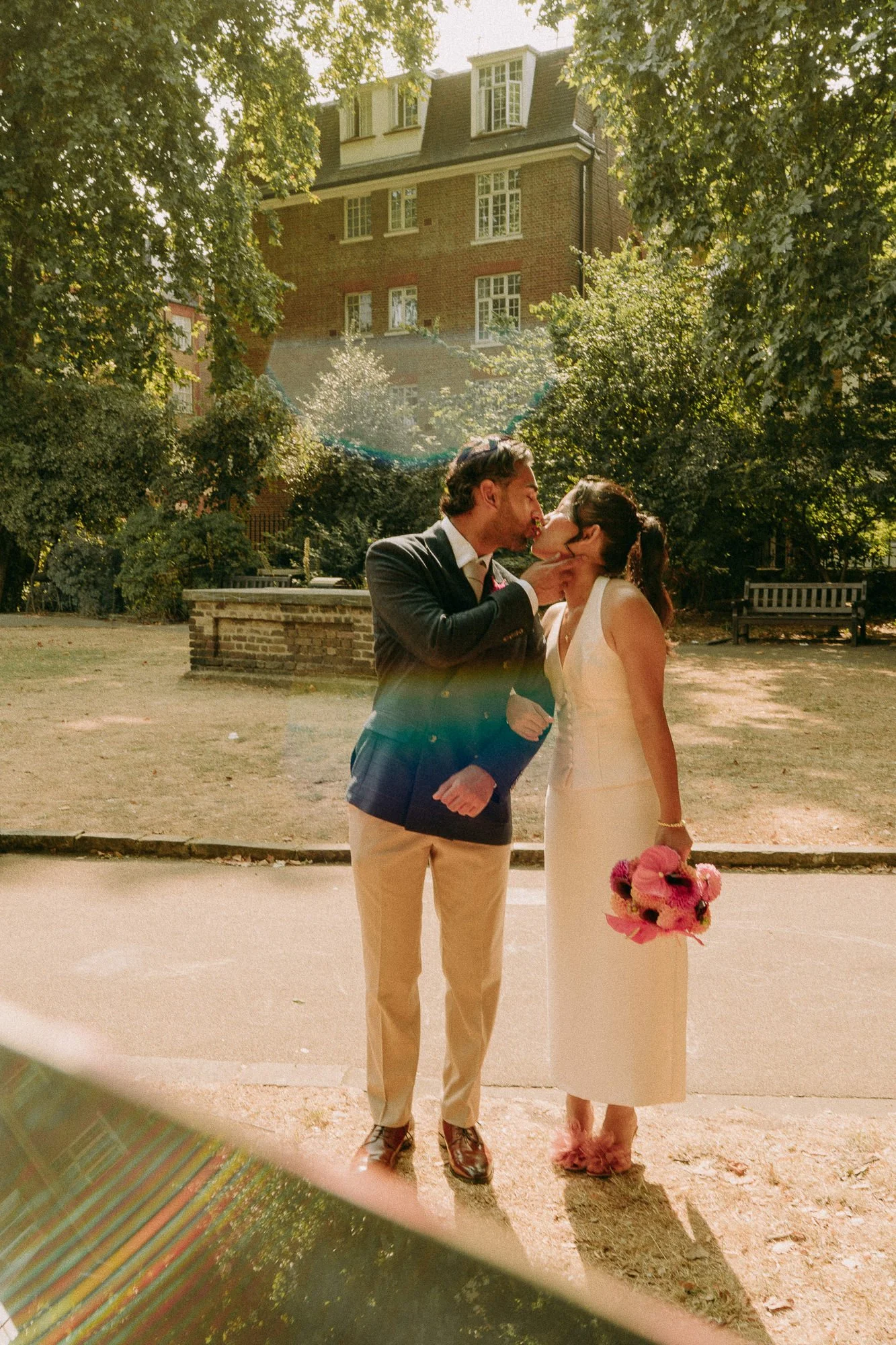 chelsea-town-hall-london-relaxed-fun-wedding-photographer-42.jpg