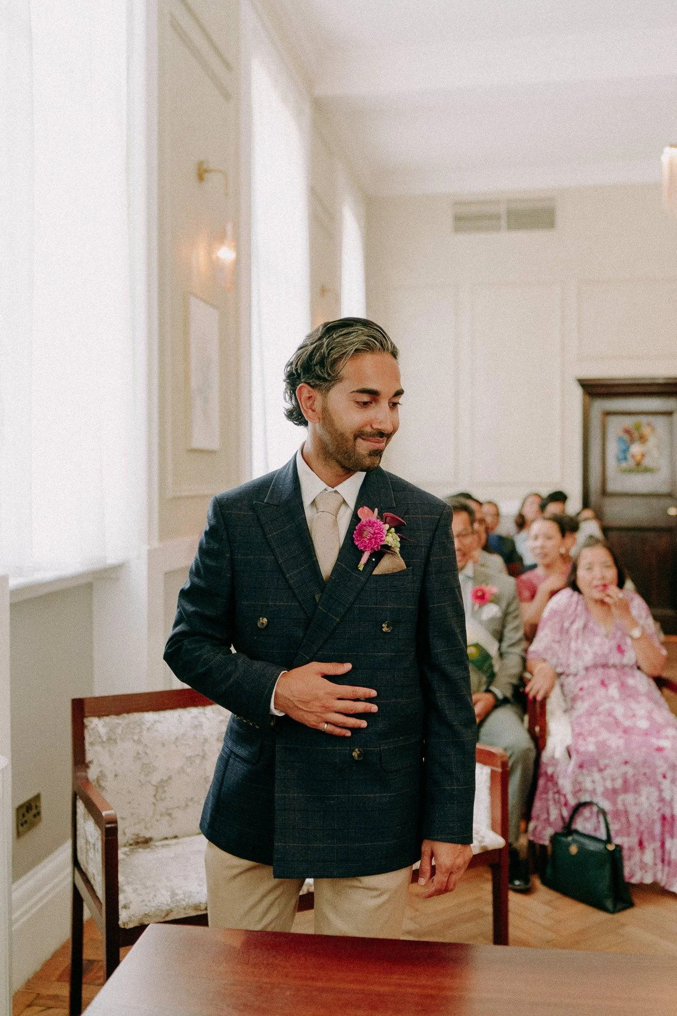chelsea-town-hall-london-relaxed-fun-wedding-photographer-57.jpg