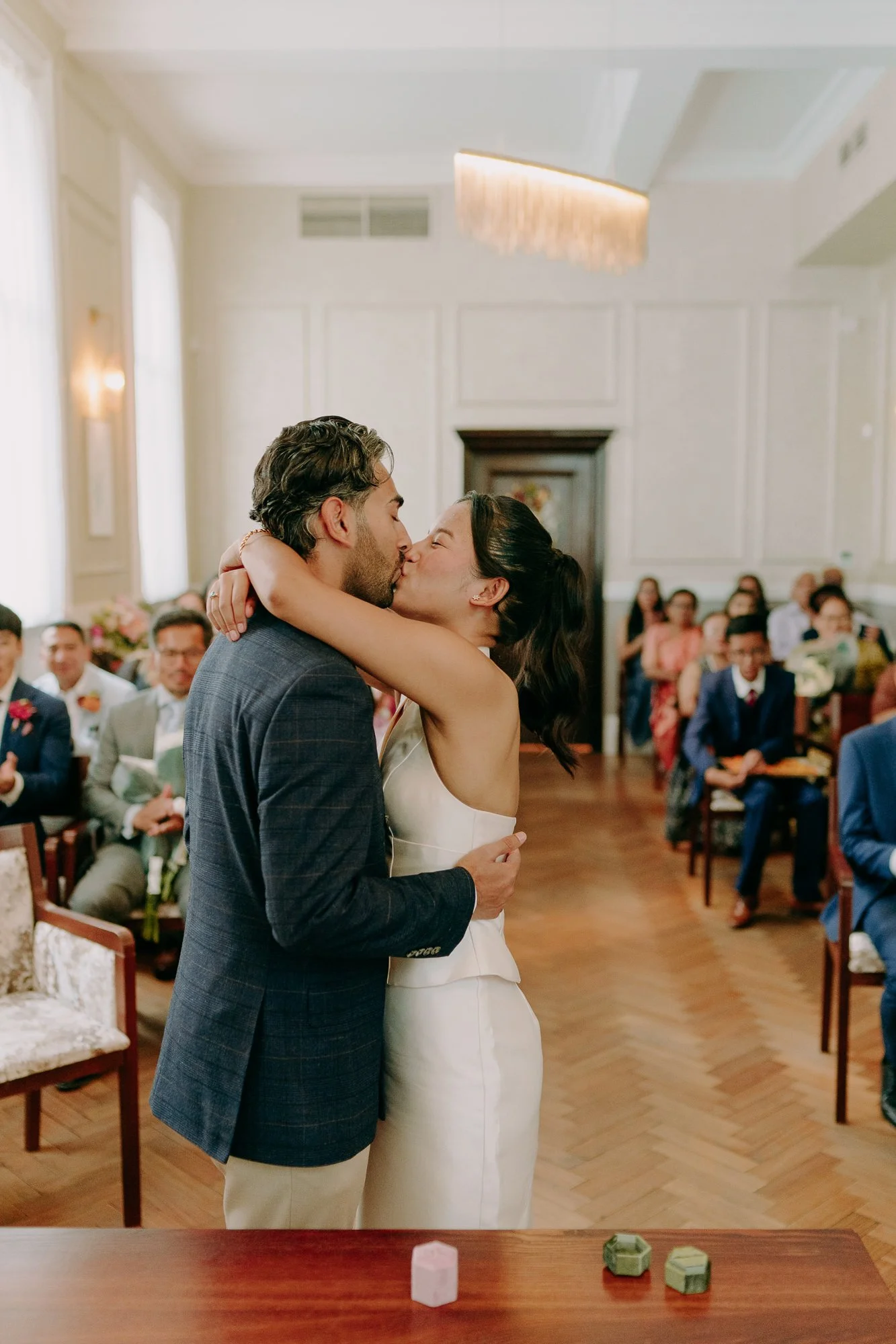 chelsea-town-hall-london-relaxed-fun-wedding-photographer-69.jpg