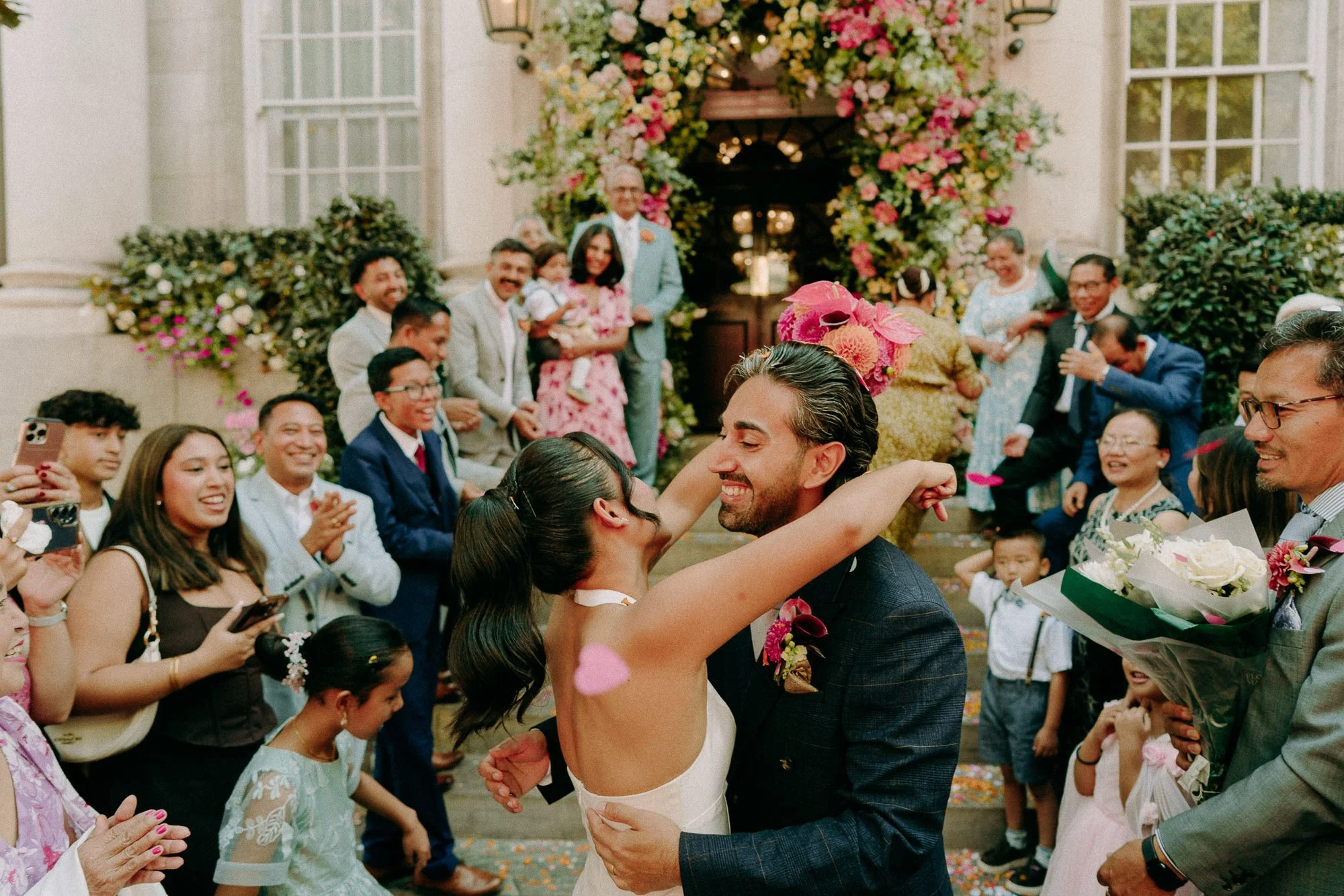 chelsea-town-hall-london-relaxed-fun-wedding-photographer-76.jpg