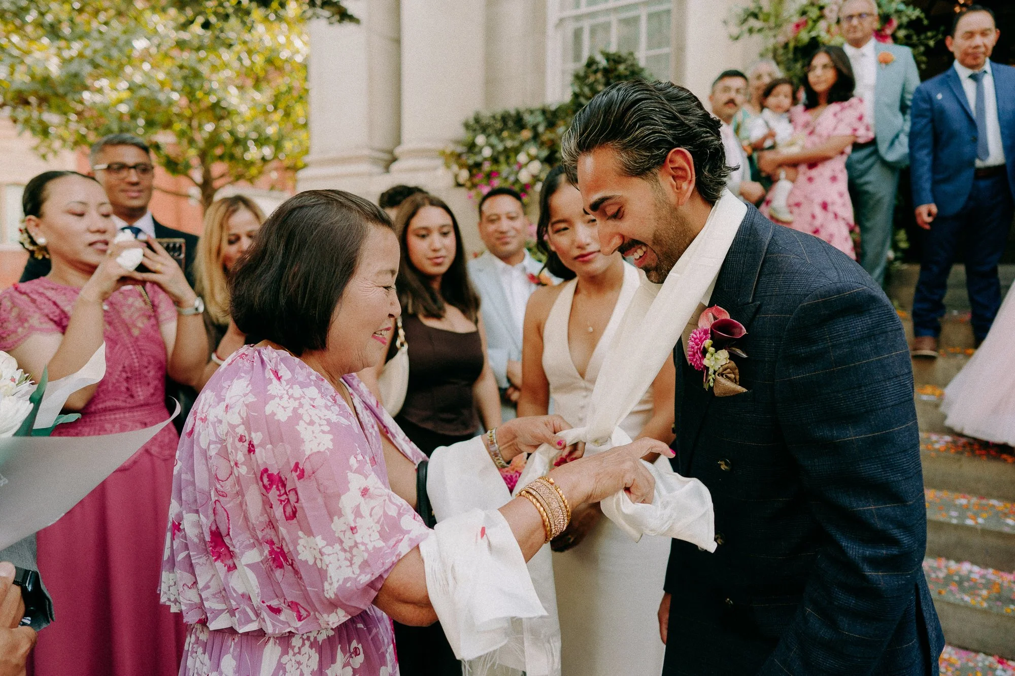 chelsea-town-hall-london-relaxed-fun-wedding-photographer-77.jpg