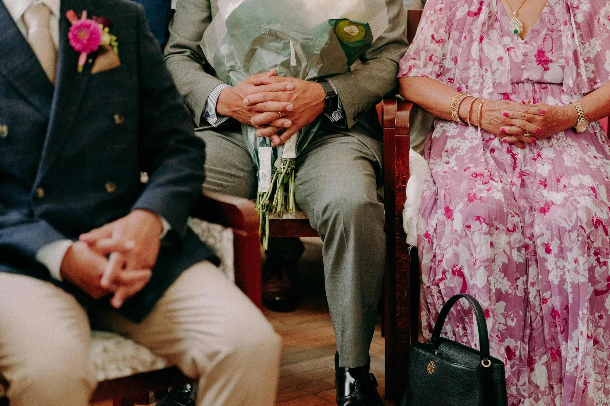 chelsea-town-hall-london-relaxed-fun-wedding-photographer-82.jpg