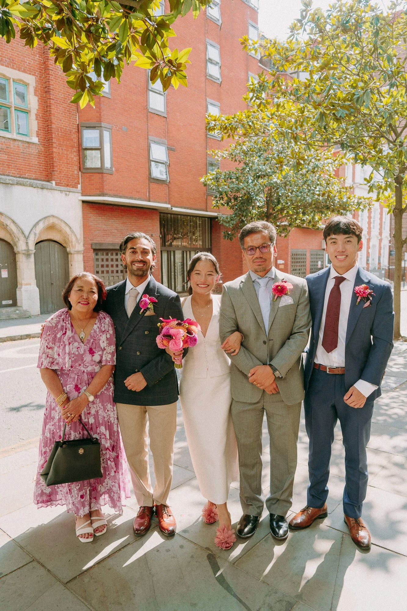 chelsea-town-hall-london-relaxed-fun-wedding-photographer-83.jpg