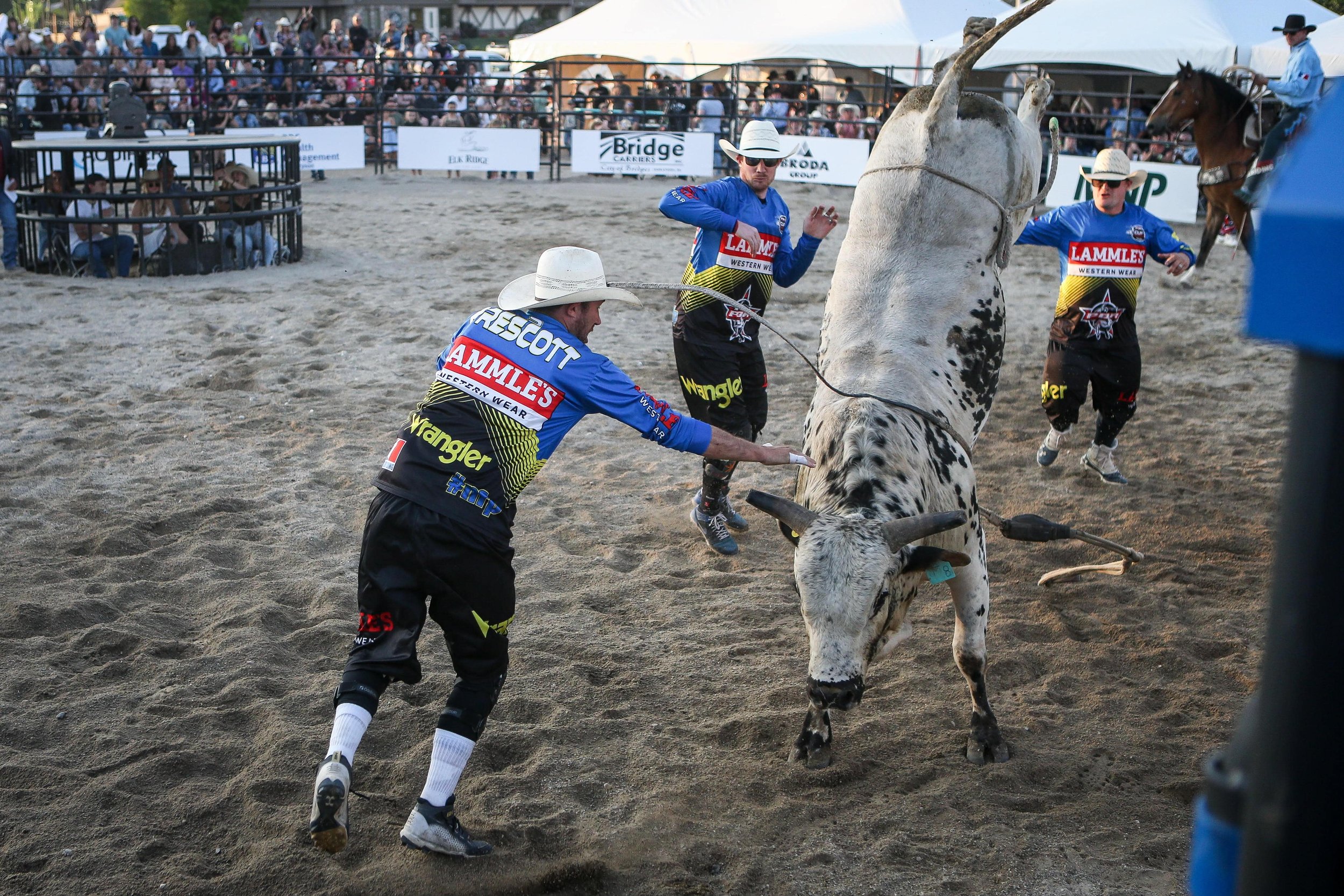 8 Seconds at the 'Ridge