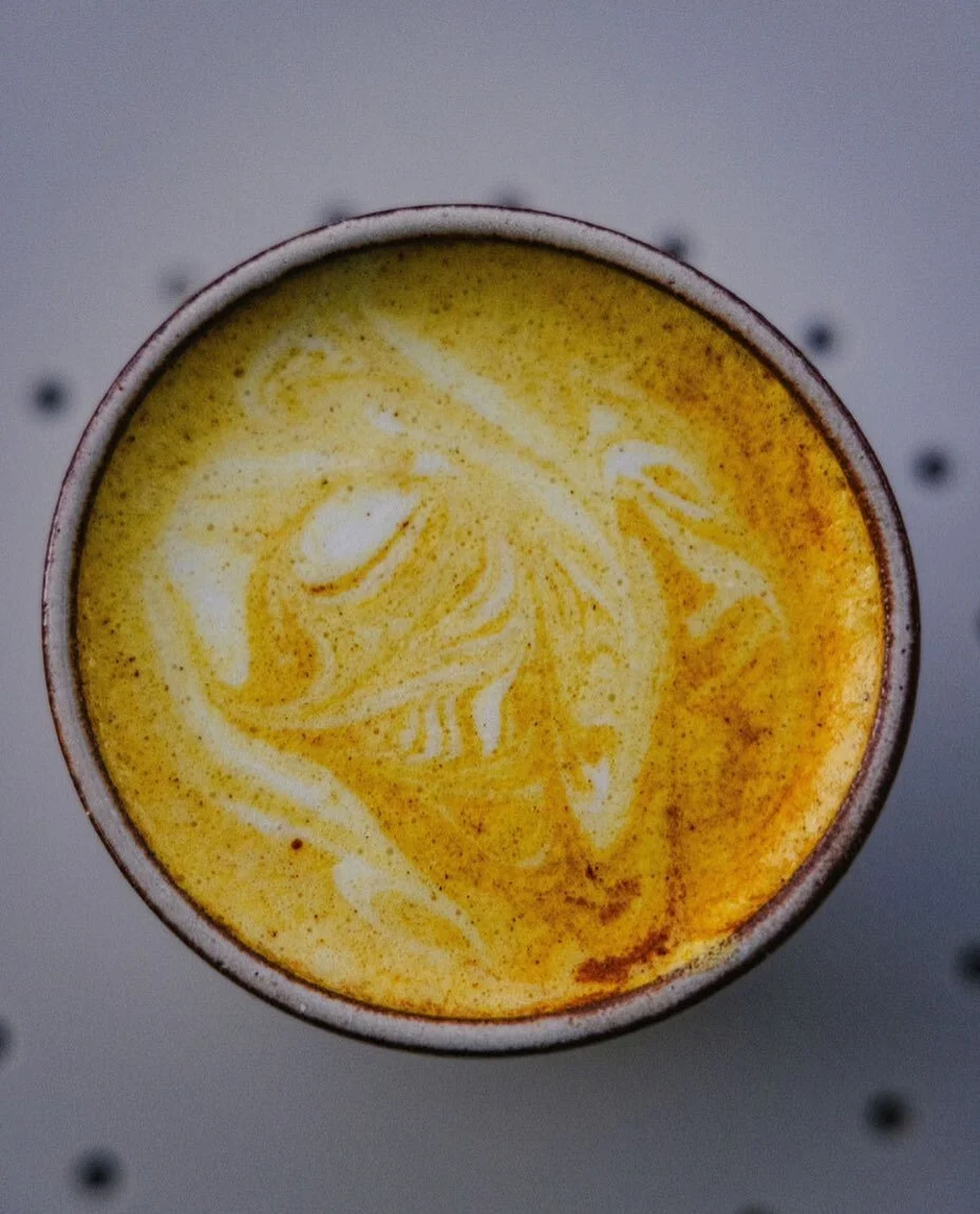 Golden Spicy Ginger Chai : warming on a cool day

📸 @jbaltierra.jpg 
@evergreenchai 
@hammersoncraft 
#begoodtoyourneighbor
#exploredowntownlockhart 
#lockharttx #lockharttexas