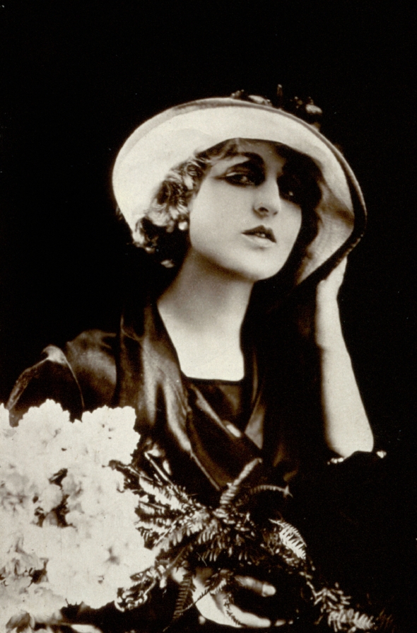 Pina Menichelli, c. 1915-25, Italian photographer(20th century) Private collection/Alinari/Bridgeman
