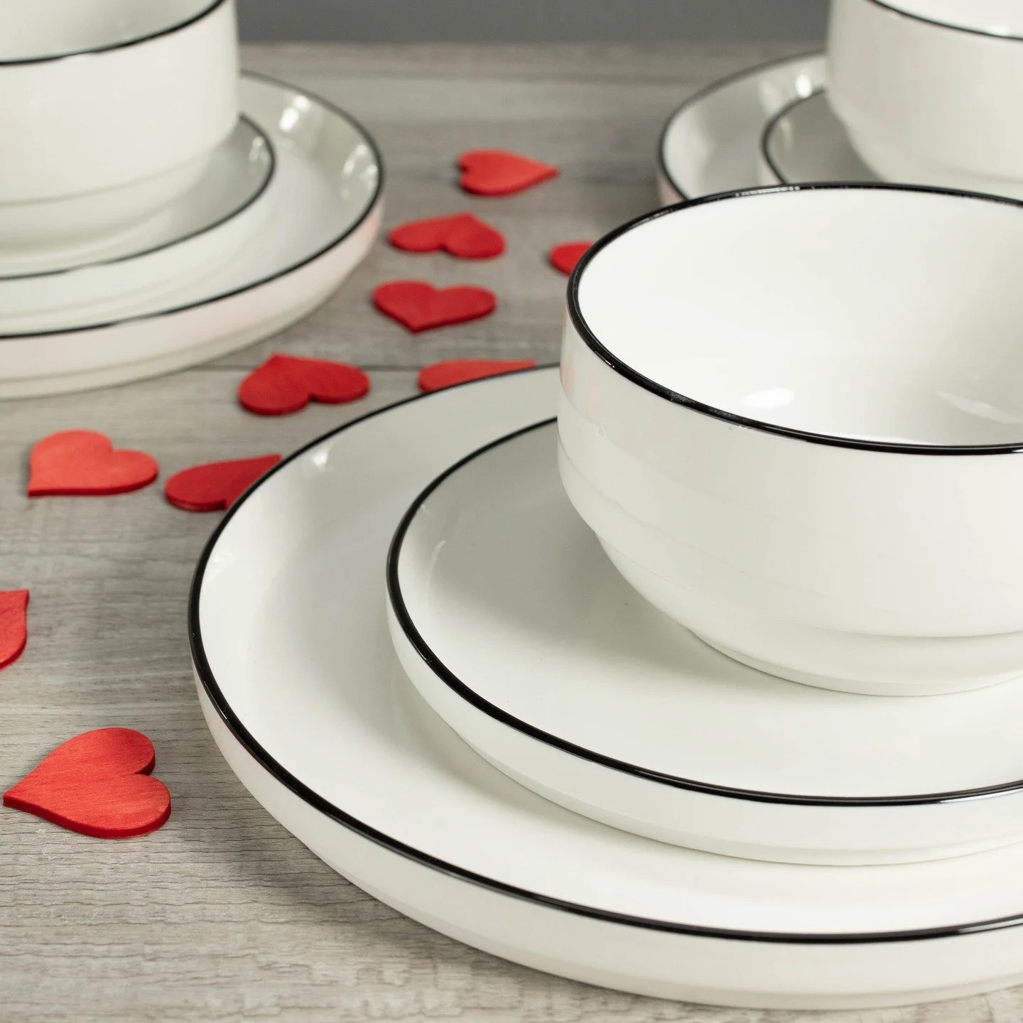 The Stackable Collection. Stylish. Space-Saving. And ready for your table this Holiday season. 🎄🍽

Stackable Collection | 3 of 3

#BIA #BIACordonBleu #StackableCollection #SpaceSavingStyle #Porcelain #SpaceSaving #EverydayElegance #KitchenToTable #