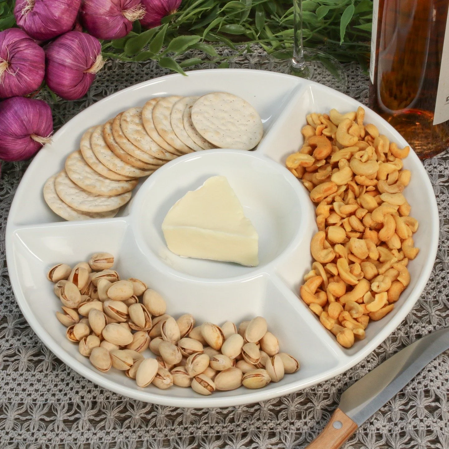 Circle of snack happiness ✨

#BIA #BIACordonBleu #EverydayElegance #KitchenToTable #Party #Serveware #Tabletop #TabletopGoals #EverydayStyle #KitchenMustHaves #Beautiful #ShareTheTable #Charcuterie #Appetizers #HostessVibes #Entertaining