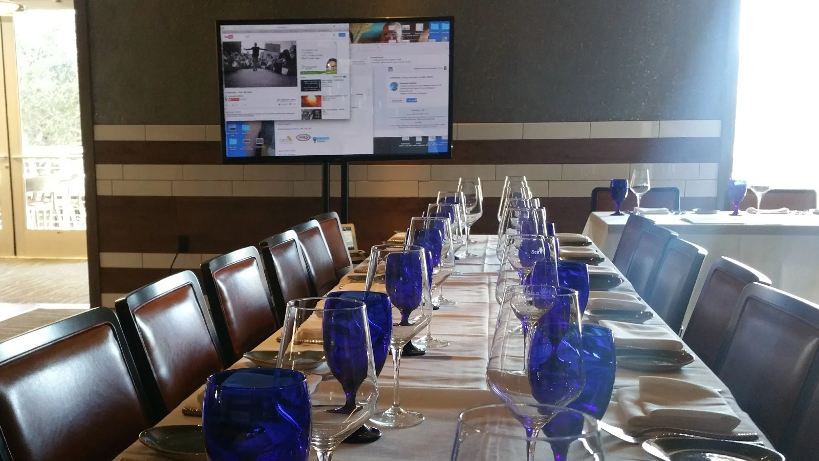 Flat-Panel-for-Rehearsal-Dinner-Presentation-Slideshow