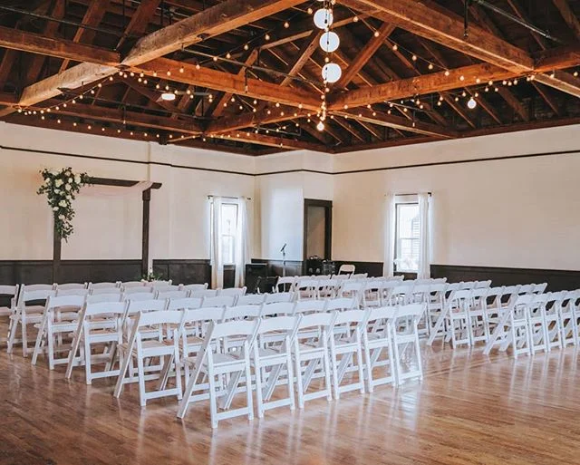 Beautiful ceremony set up at a recent wedding 📷:@taylersteven .
.
.
#bakerbuildingwedding
#bakerbuildingpdx 
#portlandwedding 
#portlandweddingvenue 
#weddingceremony