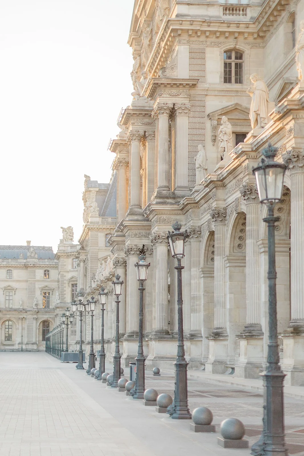 wedding engagement at Louvres in Paris photography by Kristin Sautter videography by 3 petits points