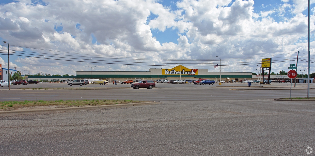 Sutherlands Building - Lubbock 3701 50th St , Lubbock, TX 79413