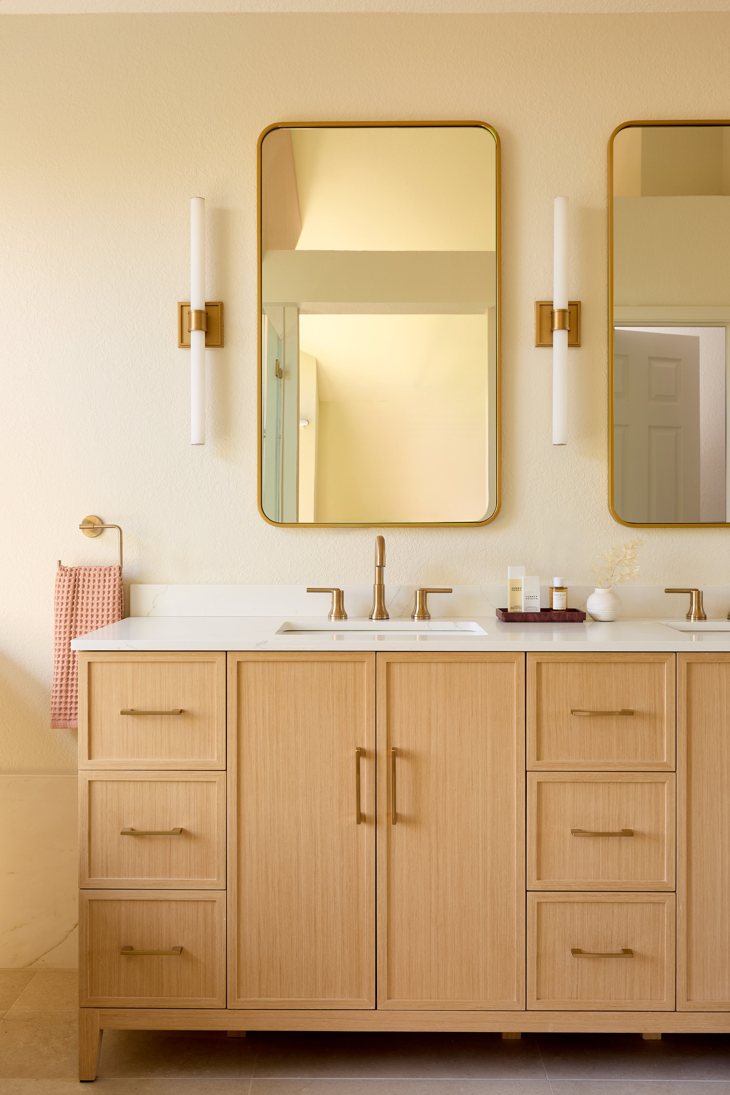 2026_0312_HDR_CaitlinBeyer_1710Kofman_PrimaryBathroom_2.jpg