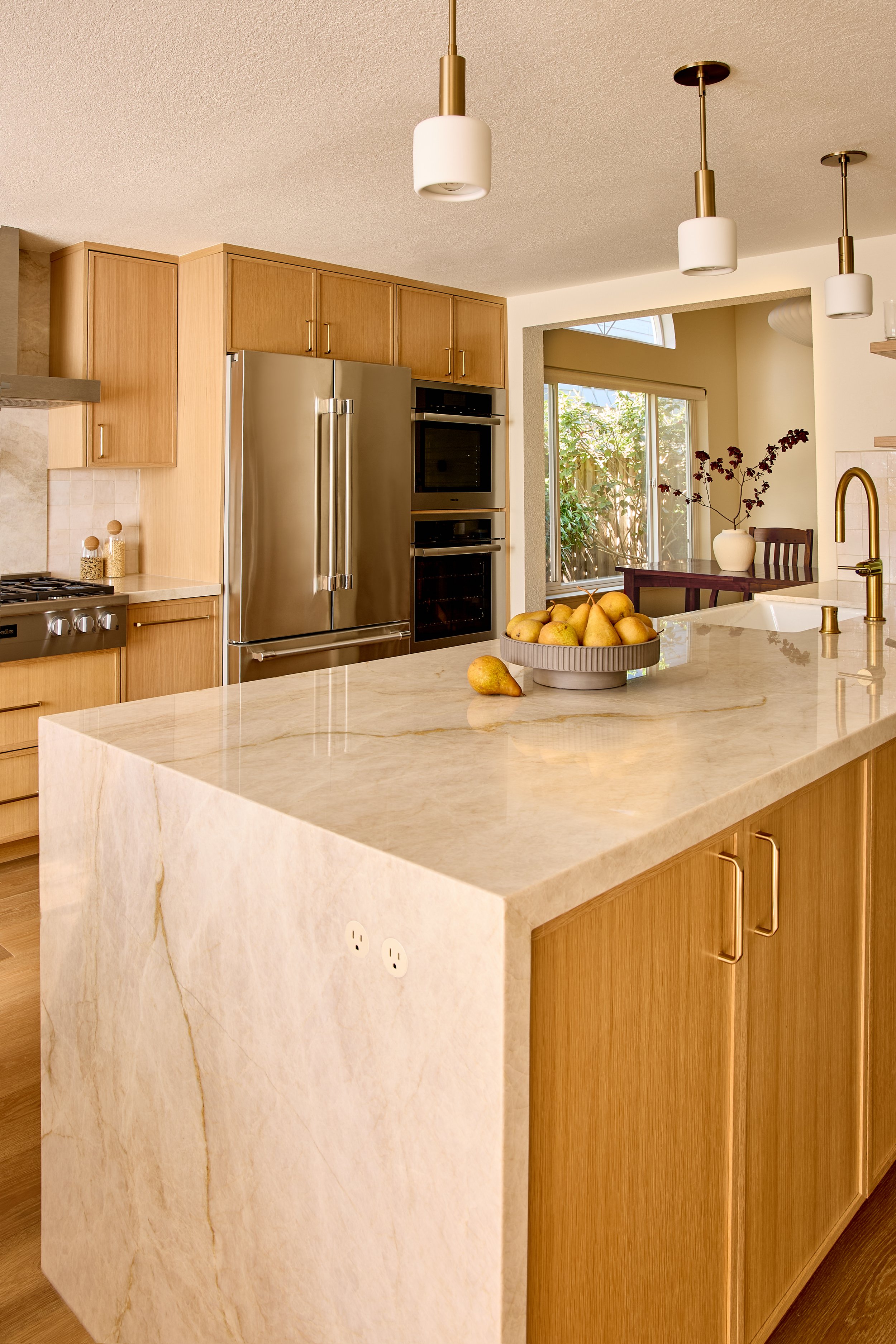 2026_0312_HDR_CaitlinBeyer_1710Kofman_Kitchen_2.jpg