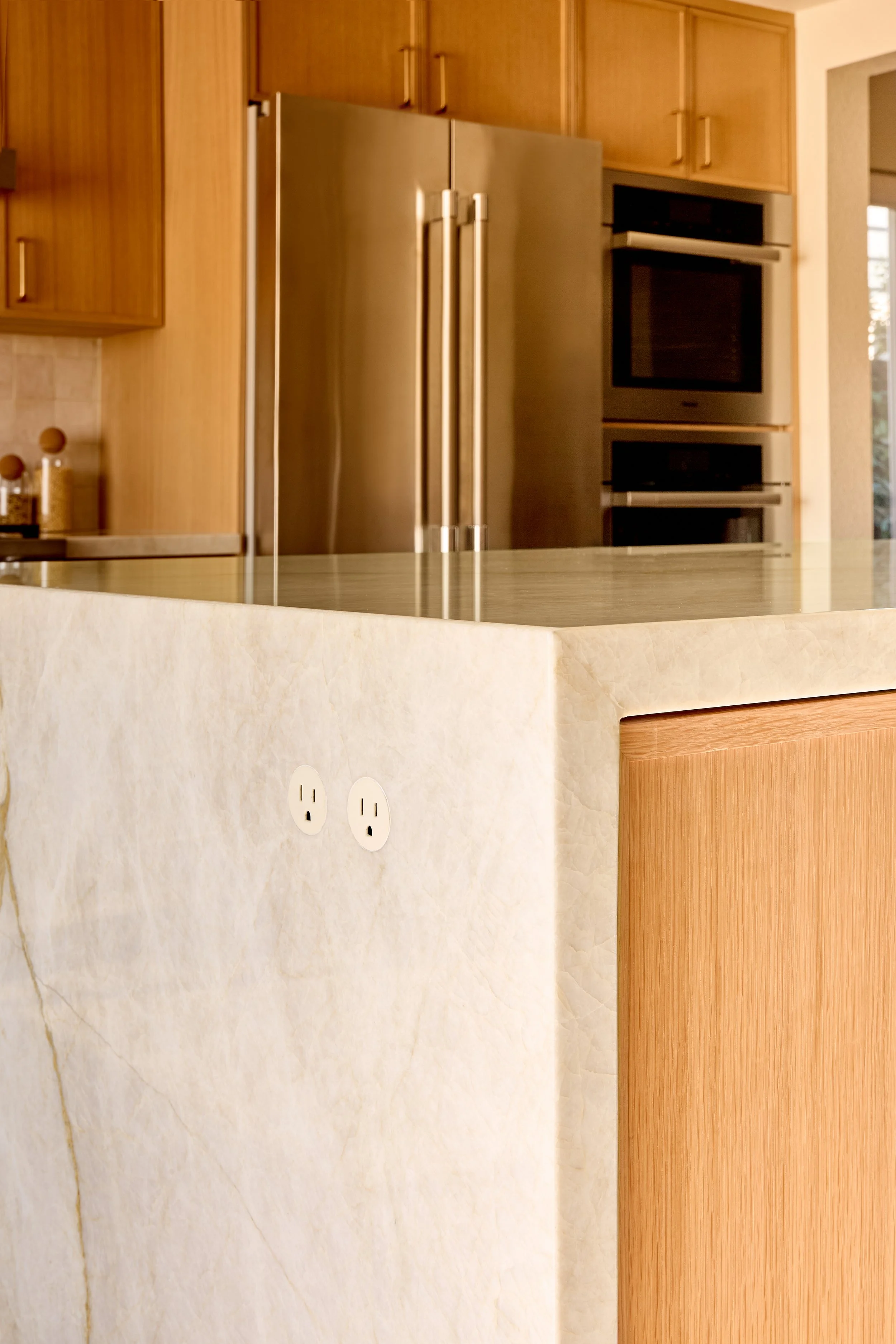 2026_0312_HDR_CaitlinBeyer_1710Kofman_Kitchen_Detail_3c.jpg