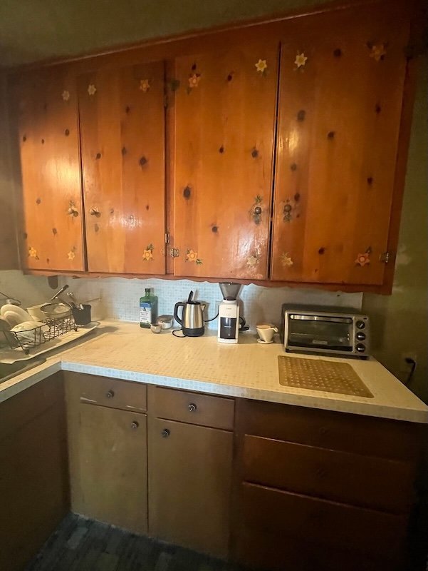 Twain Berekeley Kitchen Cabinets Before Remodel.jpg