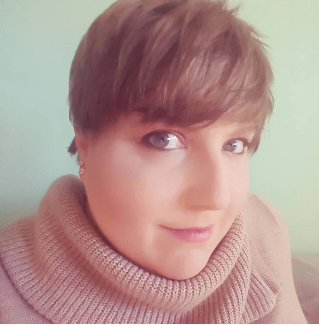Stefanie Headshot.jpg