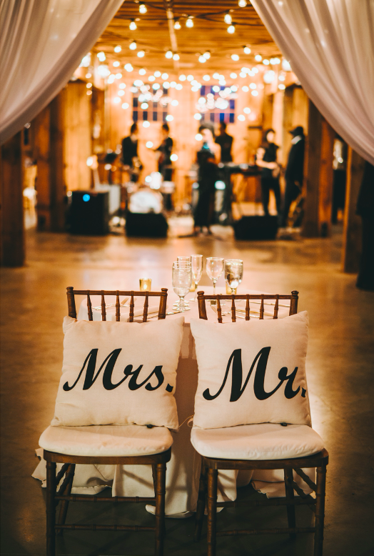 MR & MRS PILLOWS