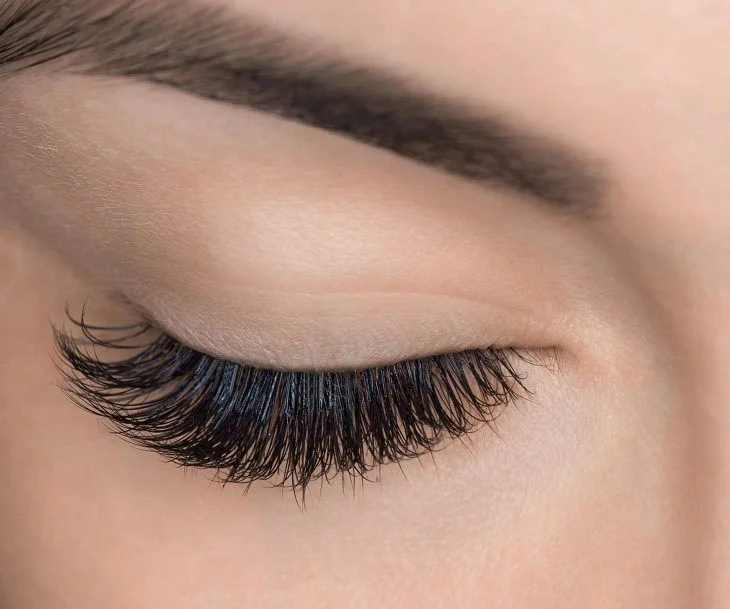 Lash Lifts // Lash Extensions: What's the Difference?