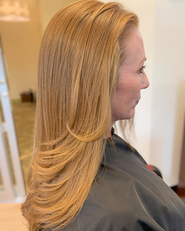 ✨ Fresh #KeratinTreatment and haircut to tame this lovely mane during this very rainy and humid season here in Florida. ☔️ ☀️ #hurricanReady #GlamourMANEia .
.
.
.
.
.
.
.
.
.
.
.
#naturalhair #longhair #hairgrowth #longnaturalhair #Keratin #Strawber