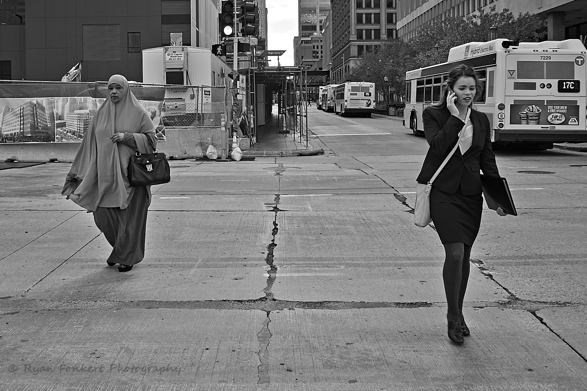 DSC01196_1-bw.jpg