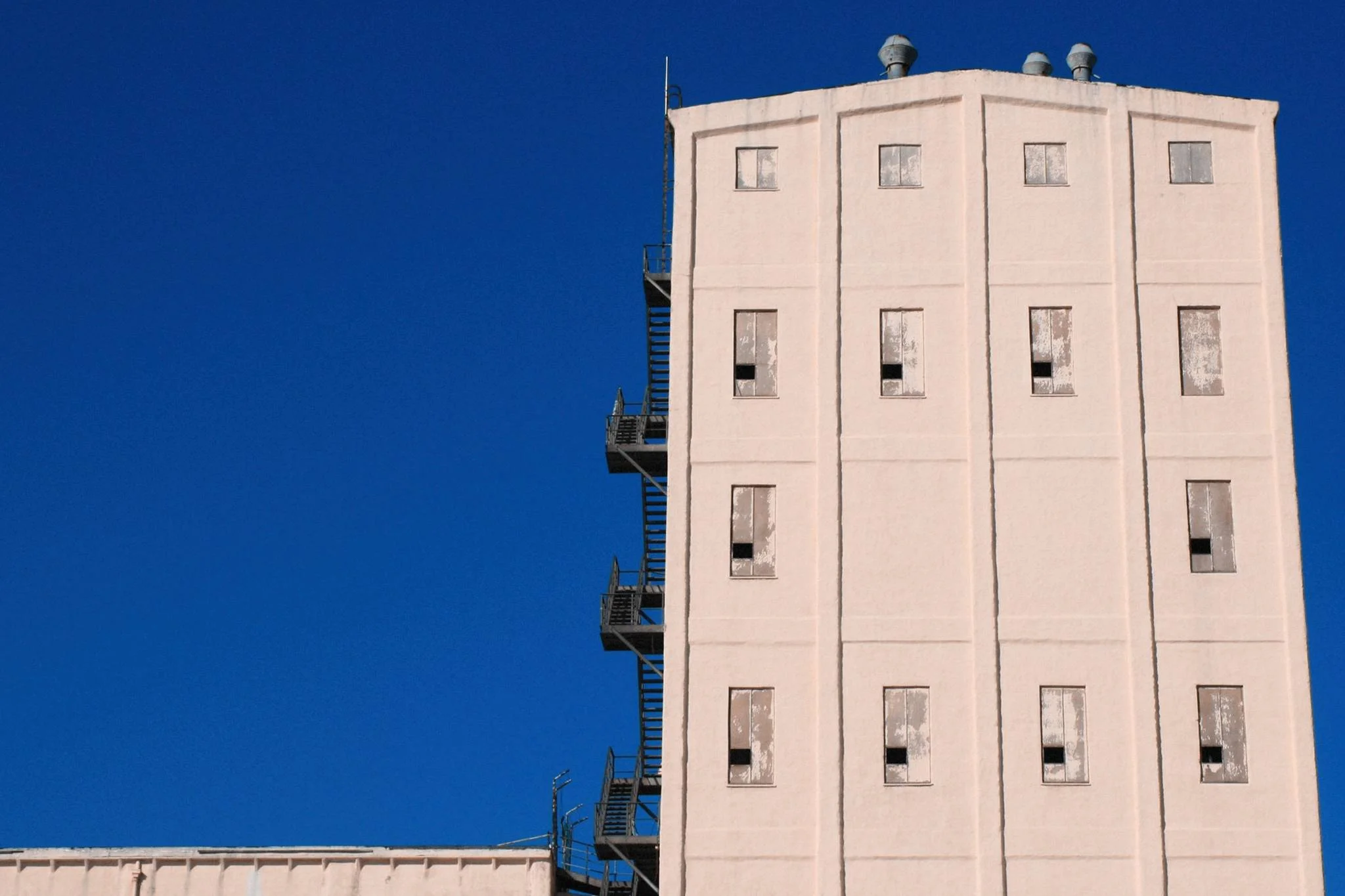 grain-store_523502235_o-Exposure.jpg