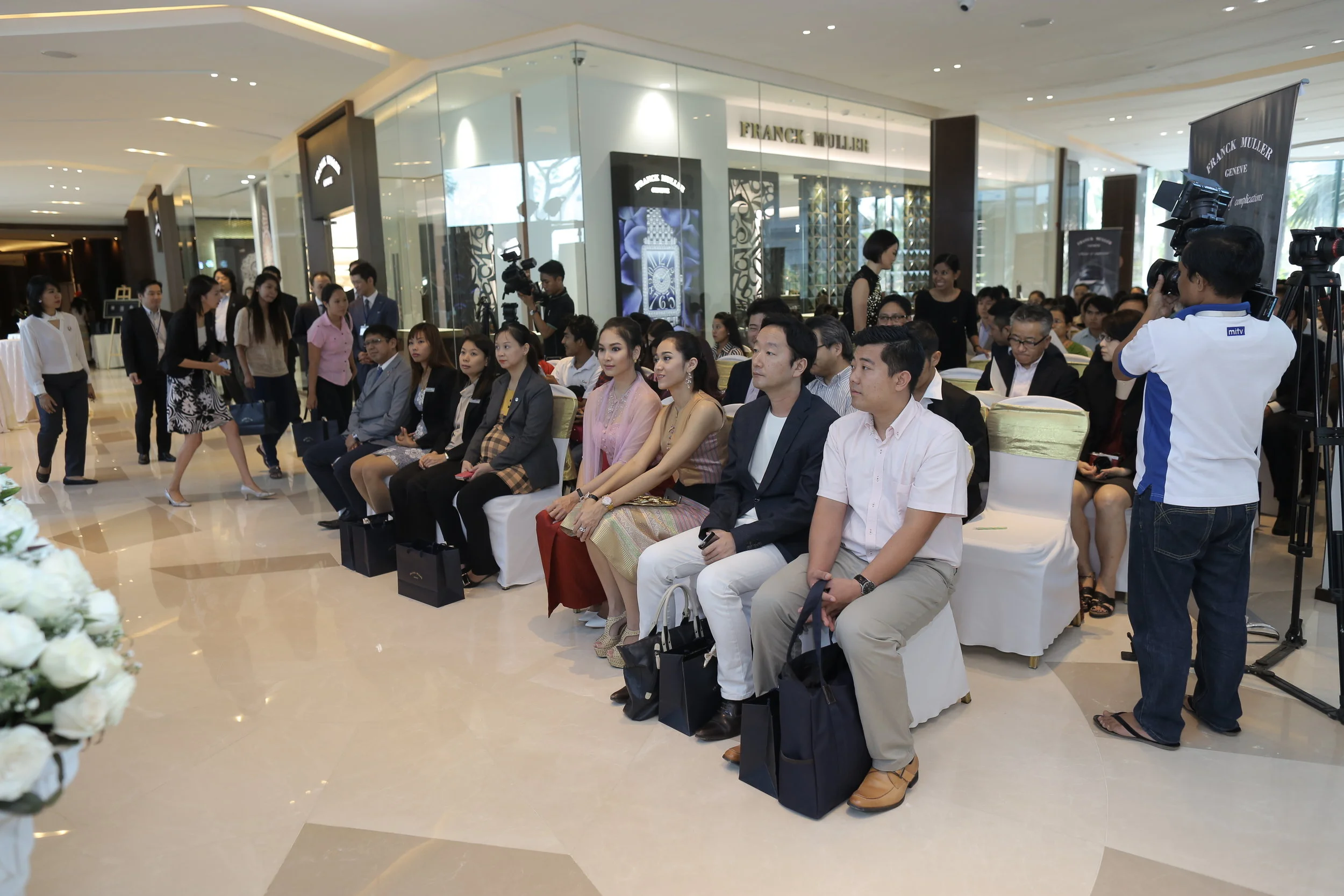 Franck-Muller-New-Boutique-Yangon-Guest.JPG
