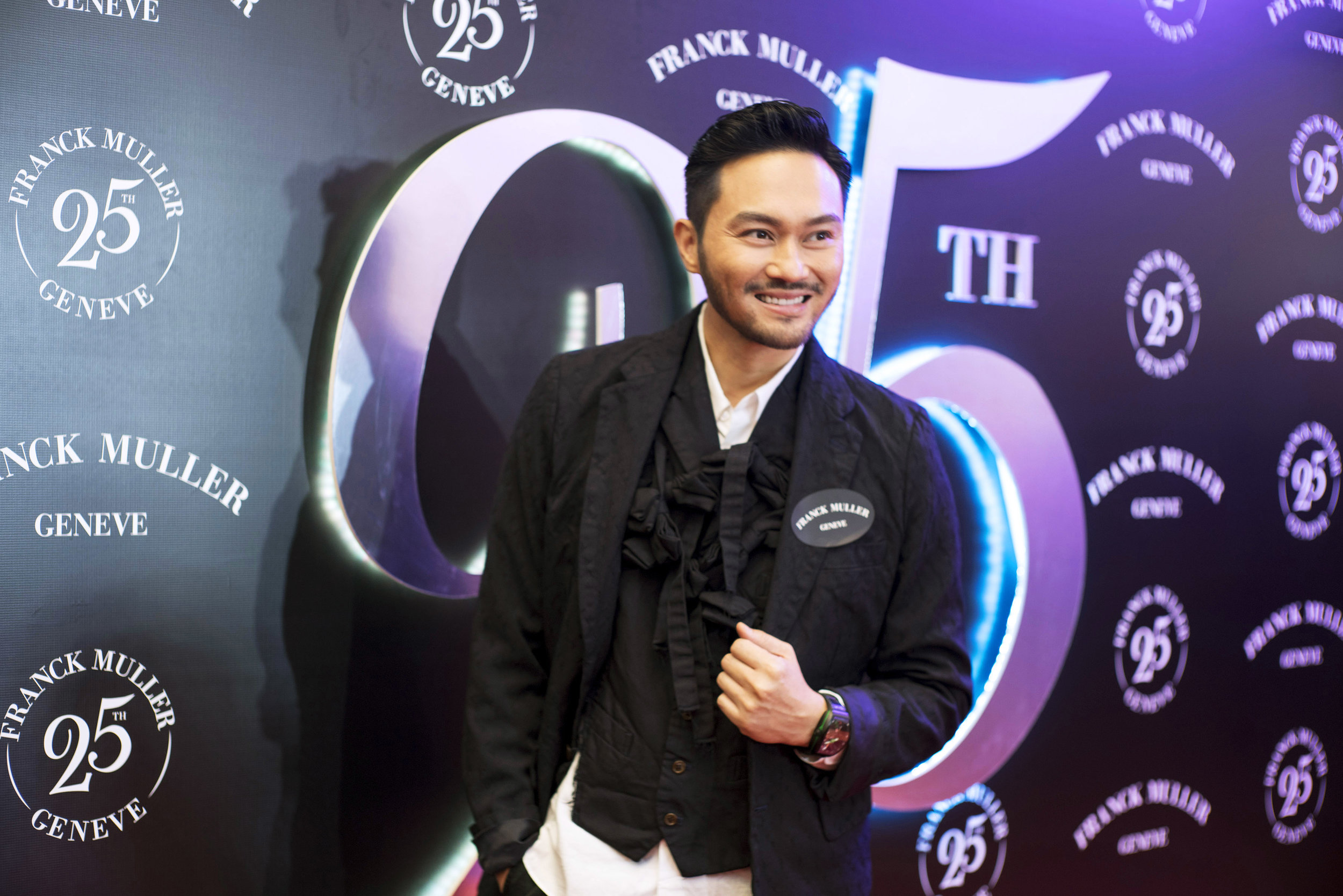 Julian Cheung in Gravity Skeleton.jpg