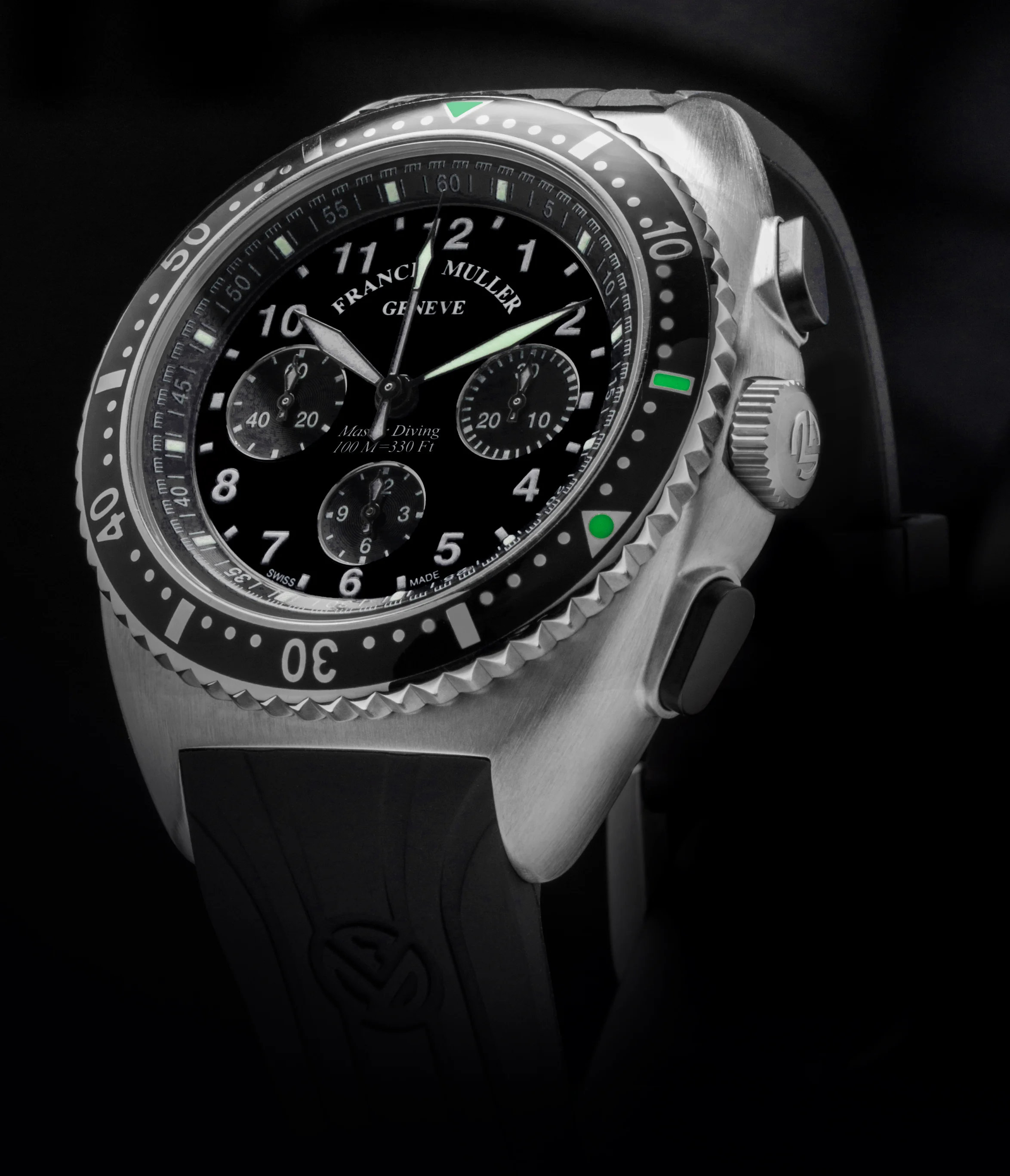 MASTER-DIVING-3-4-BLACK.jpg