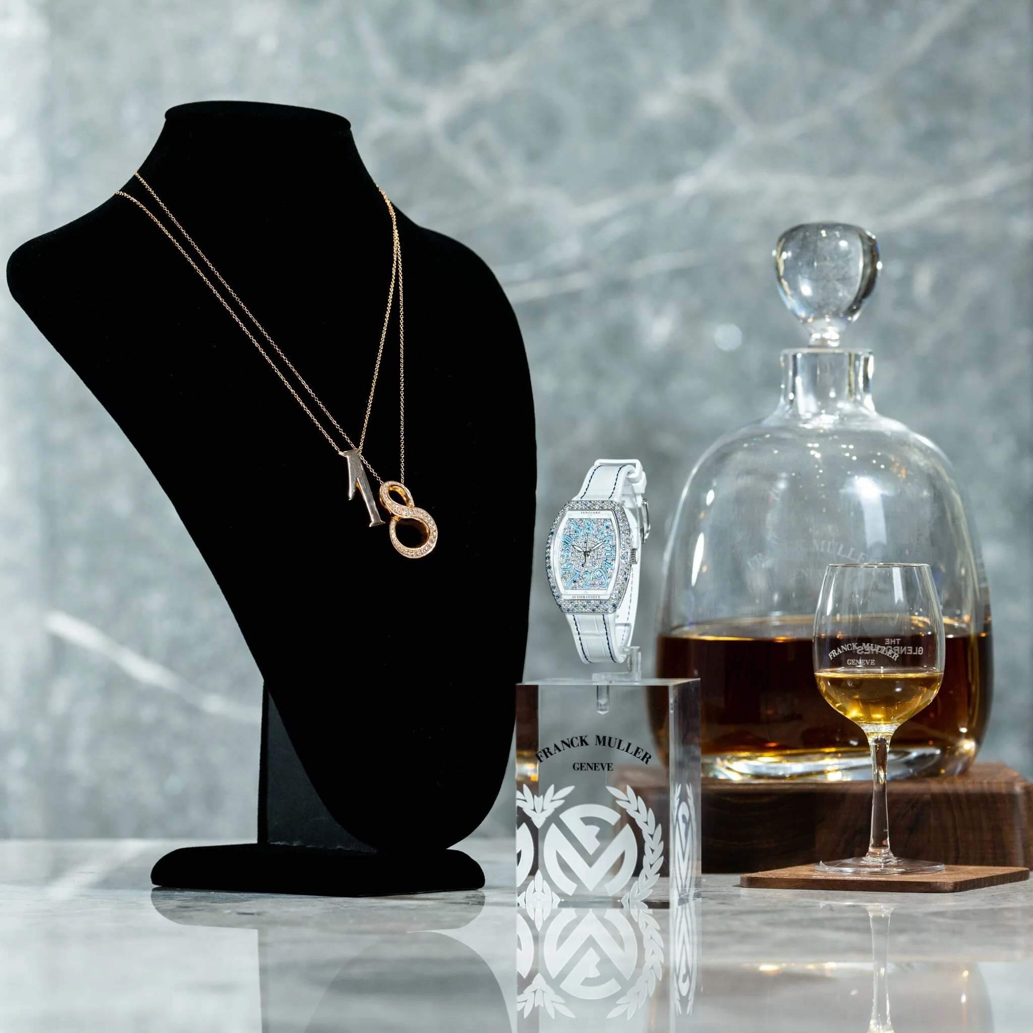 collier montre bouteille.jpeg