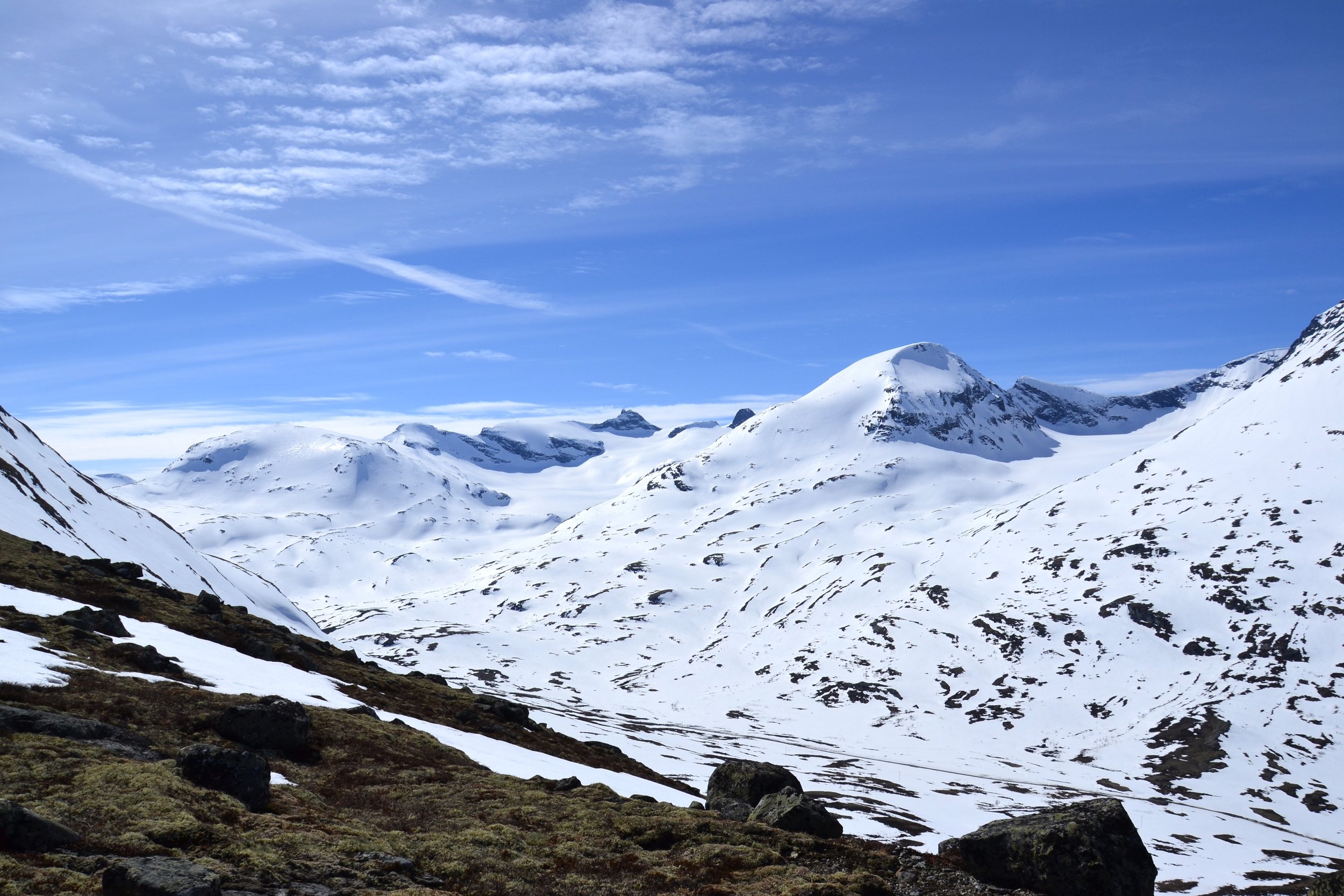 Veslbrean og Storbrean sett frå ryggen på vel 1400 moh..JPG