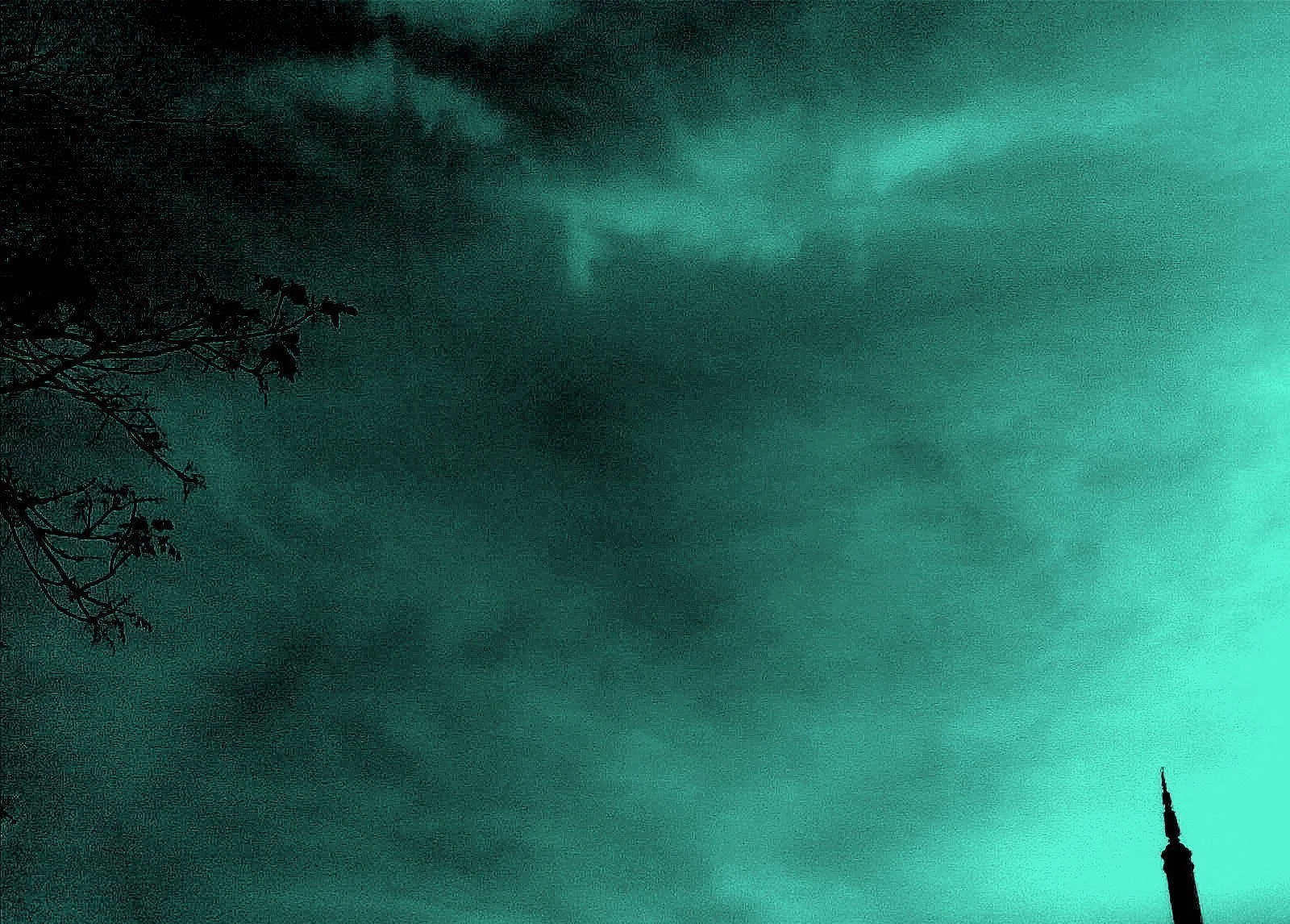 LEAVING ISTANBUL IS NOT EASY-3-cm.24x30 - Copia.jpg