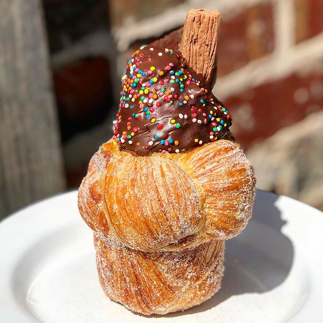 Close your eyes, listen in, beach bum days, sun kissed skin☀️, old school vibes, feel the lovin&rsquo;... MR WHIPPY is here, our sexy little Cruffin 🍦😋!