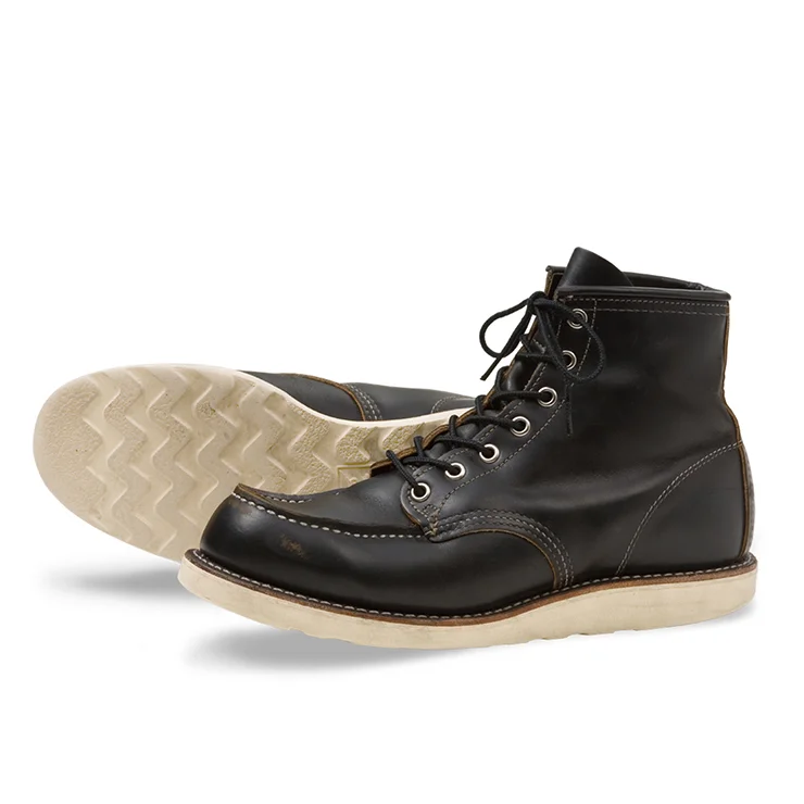STYLE NO. 9874 IRISH SETTER MOC We’ve added a Black Klondike leather 6-inch Moc to the limited series Irish Setter family for our Fall launch. This exclusive, heavy-weight leather was developed as a reproduction of our popular Black Chrome leather from the 1980s, and is distinctive for its brown base that shows through the black stain finish more and more as the boots are worn. LEARN MORE